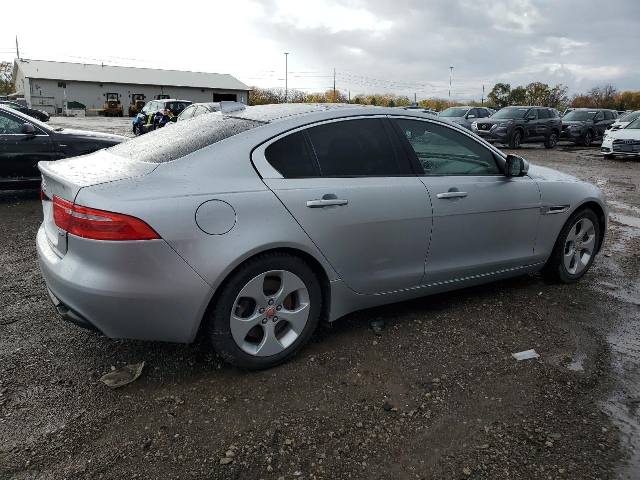 Photo 2 VIN: SAJAR4BG0HA965394 - JAGUAR XE 