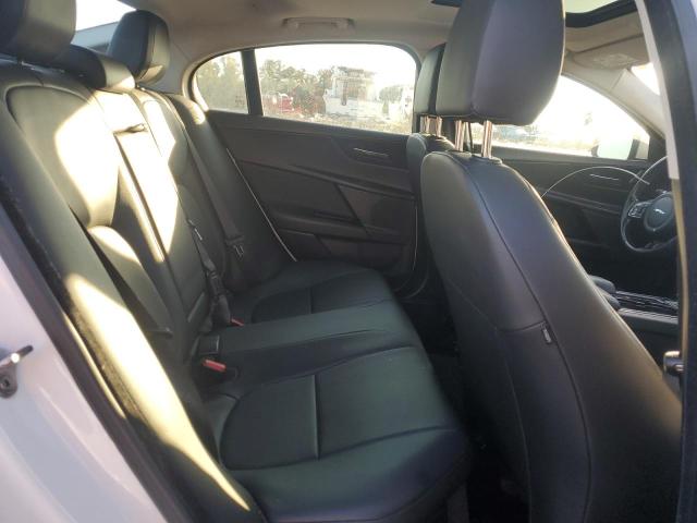 Photo 9 VIN: SAJAR4BG3HA977281 - JAGUAR XE 