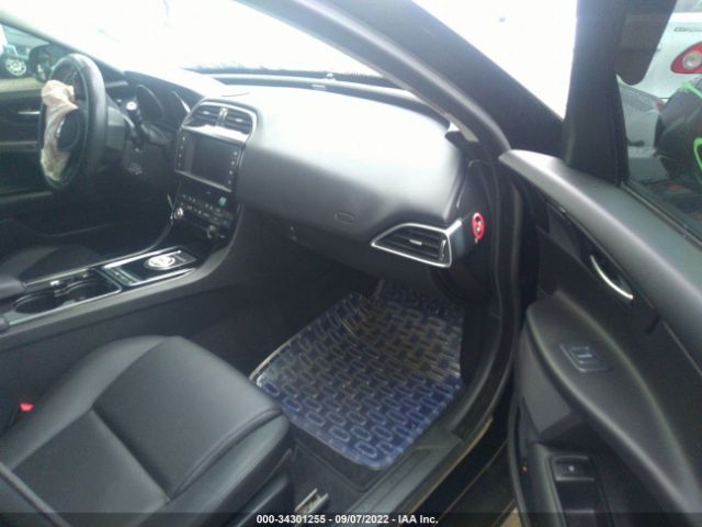 Photo 4 VIN: SAJAR4BG4HA948971 - JAGUAR XE 