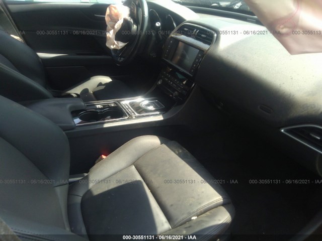 Photo 4 VIN: SAJAR4BG6HA965707 - JAGUAR XE 