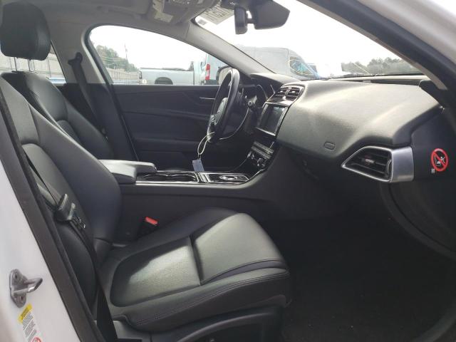 Photo 4 VIN: SAJAR4BG6HA977467 - JAGUAR XE 