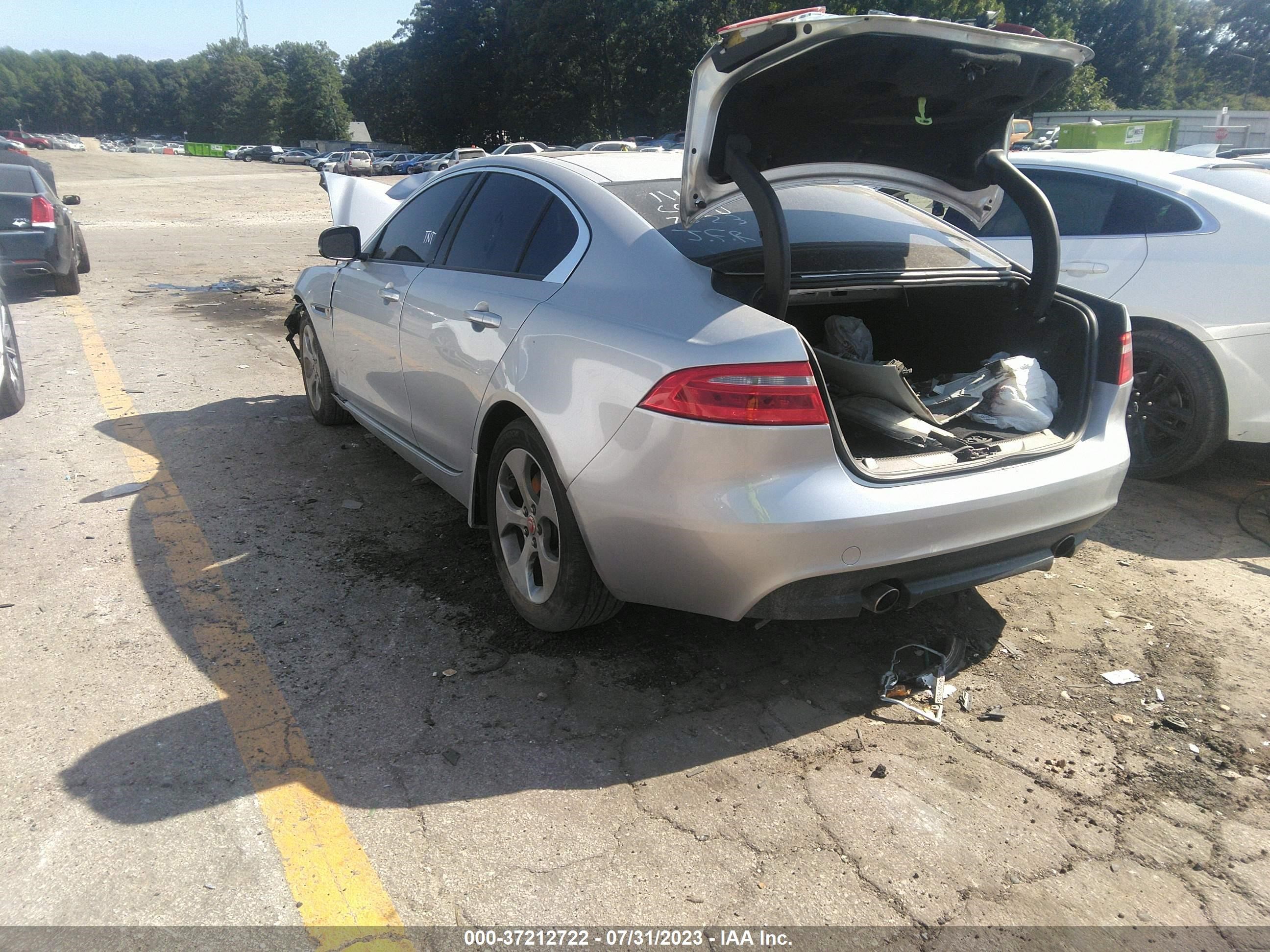 Photo 2 VIN: SAJAR4BG7HA961116 - JAGUAR XE 