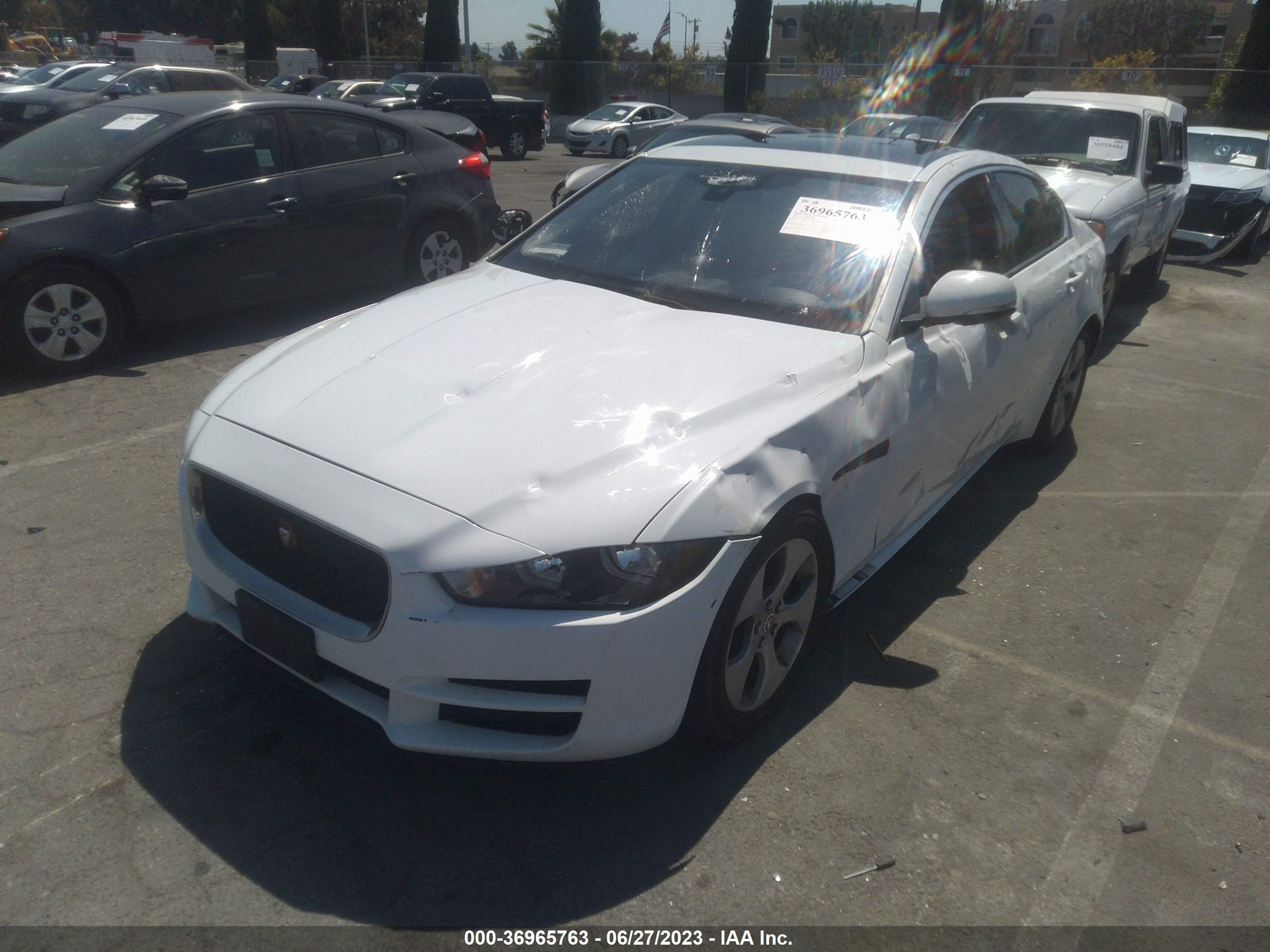 Photo 1 VIN: SAJAR4BN1HA970893 - JAGUAR XE 