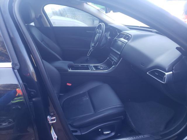 Photo 4 VIN: SAJAR4FX0KCP52743 - JAGUAR XE 