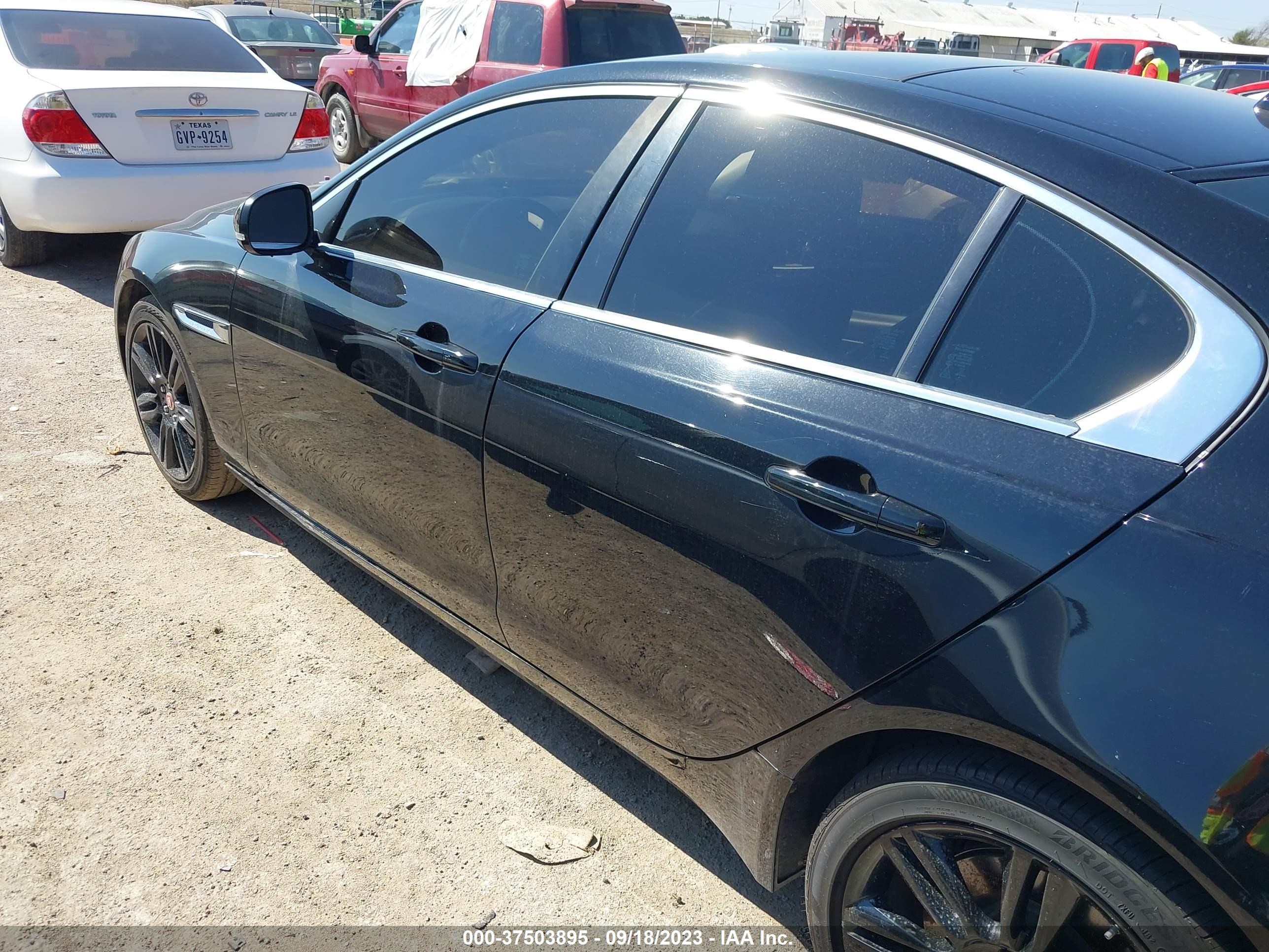 Photo 12 VIN: SAJAR4FX1KCP52850 - JAGUAR XE 