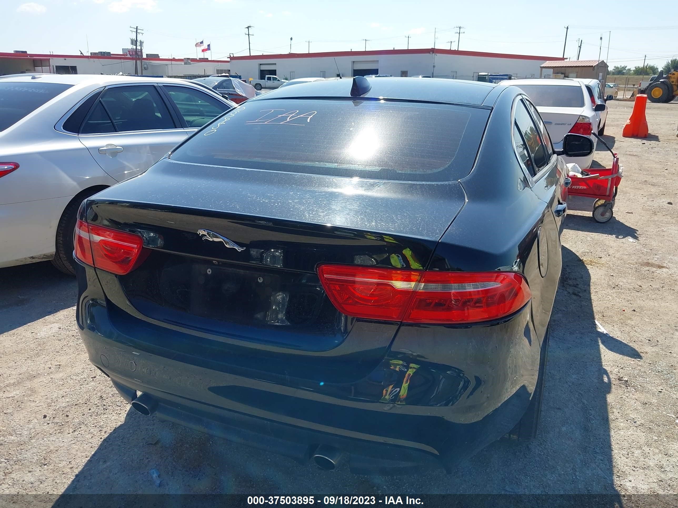 Photo 3 VIN: SAJAR4FX1KCP52850 - JAGUAR XE 