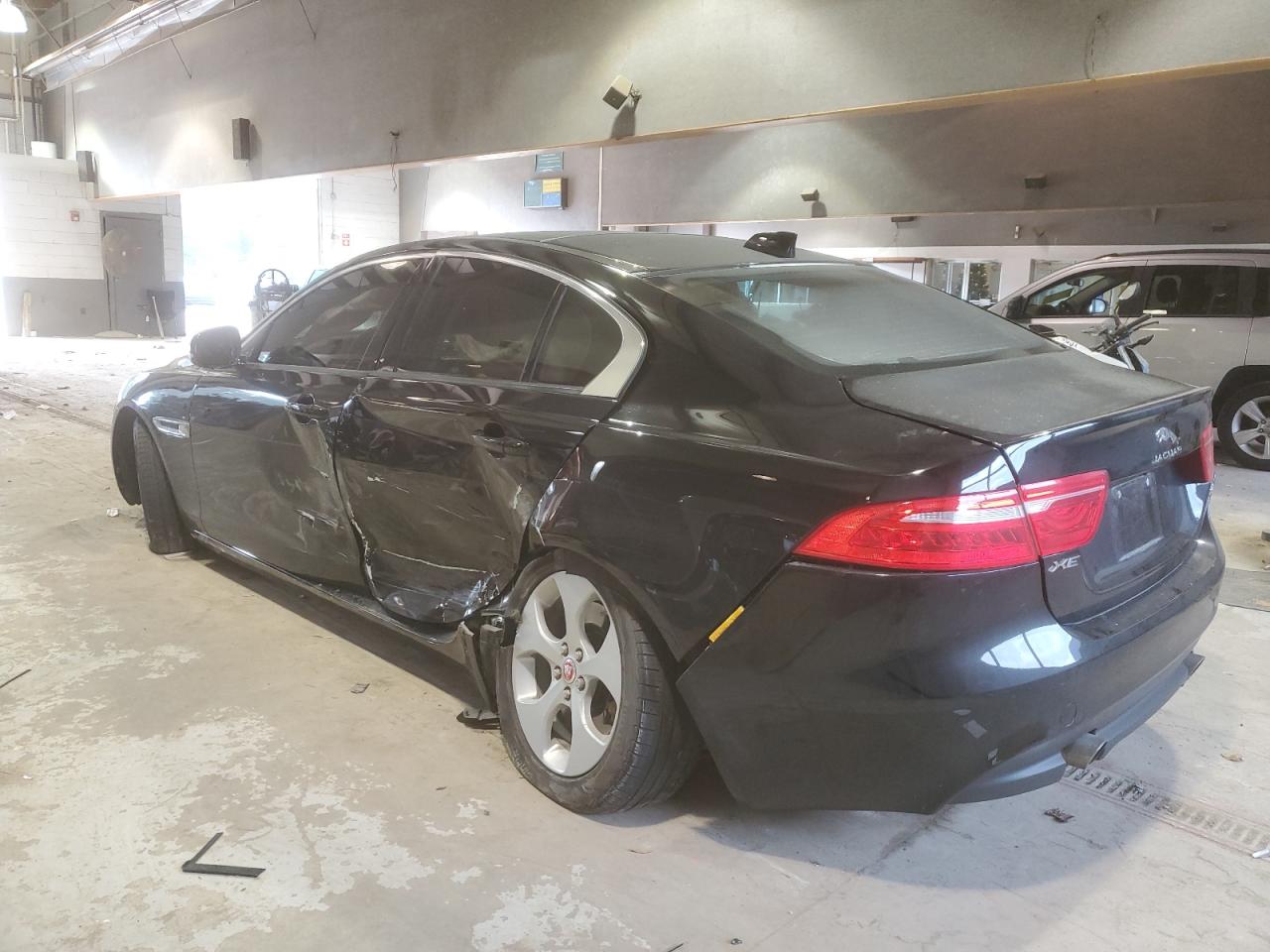 Photo 1 VIN: SAJAS4FX9JCP36429 - JAGUAR XE 