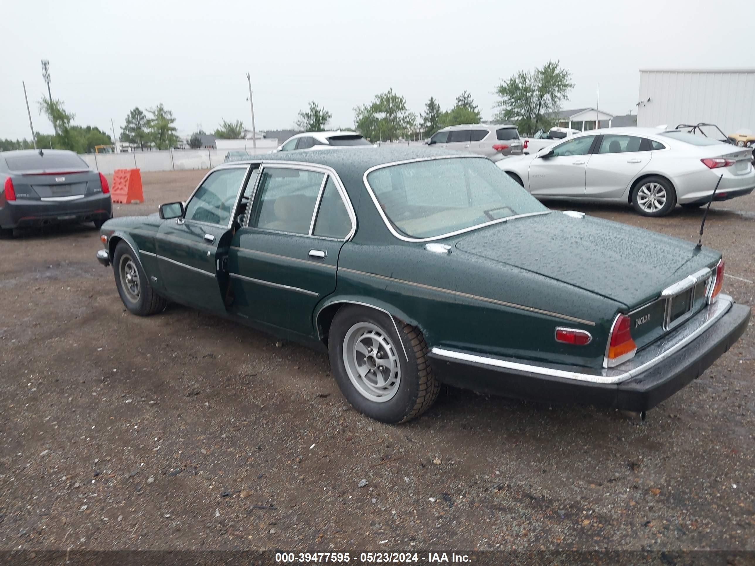 Photo 2 VIN: SAJAV134XHC466749 - JAGUAR XJ6 