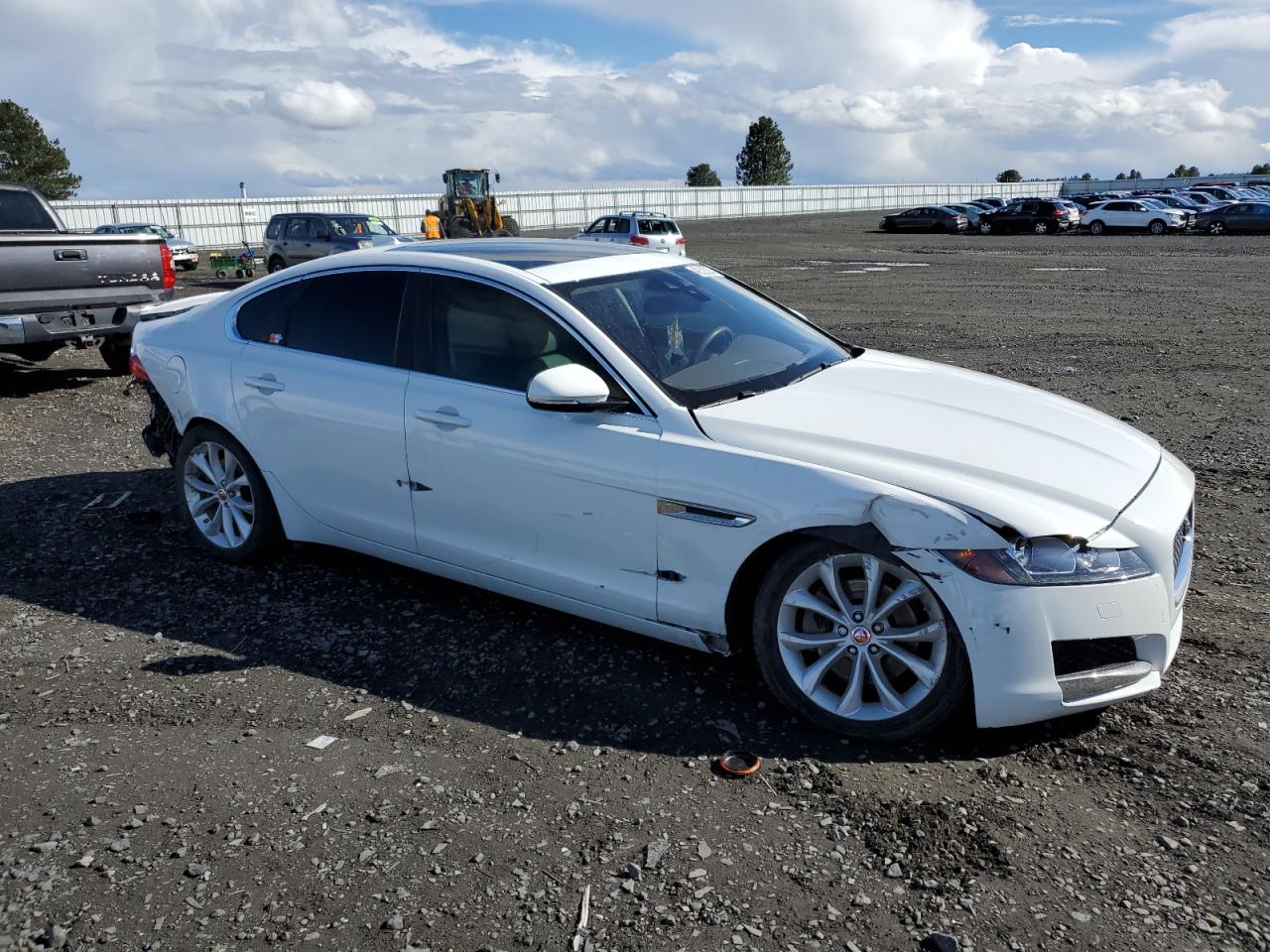 Photo 3 VIN: SAJBD4BN4HCY31428 - JAGUAR XF 