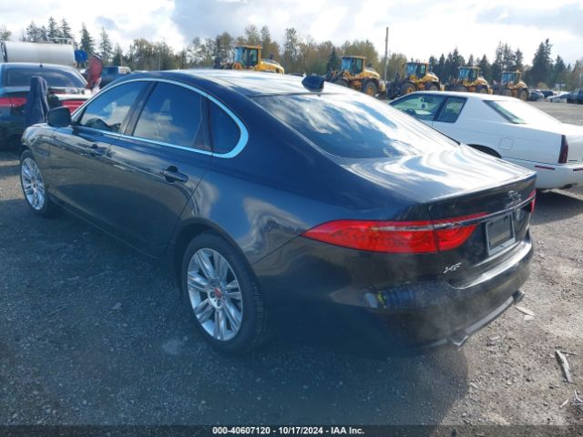 Photo 2 VIN: SAJBD4BV7HCY33657 - JAGUAR XF PREMIUM 