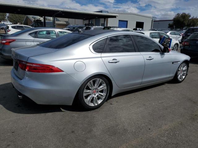 Photo 2 VIN: SAJBD4BV7HCY39149 - JAGUAR XF PREMIUM 