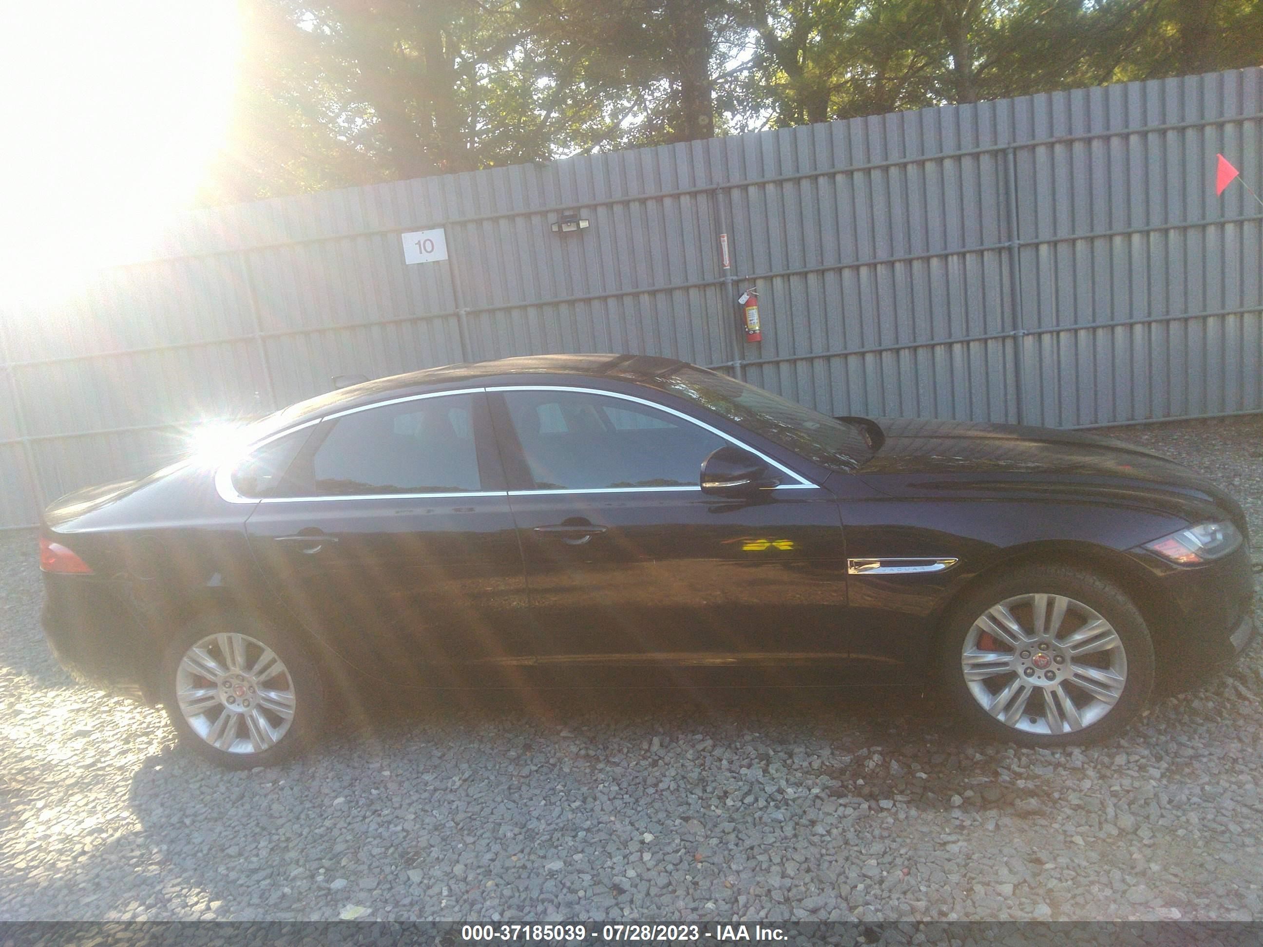 Photo 12 VIN: SAJBJ4BV5GCY21093 - JAGUAR XF 