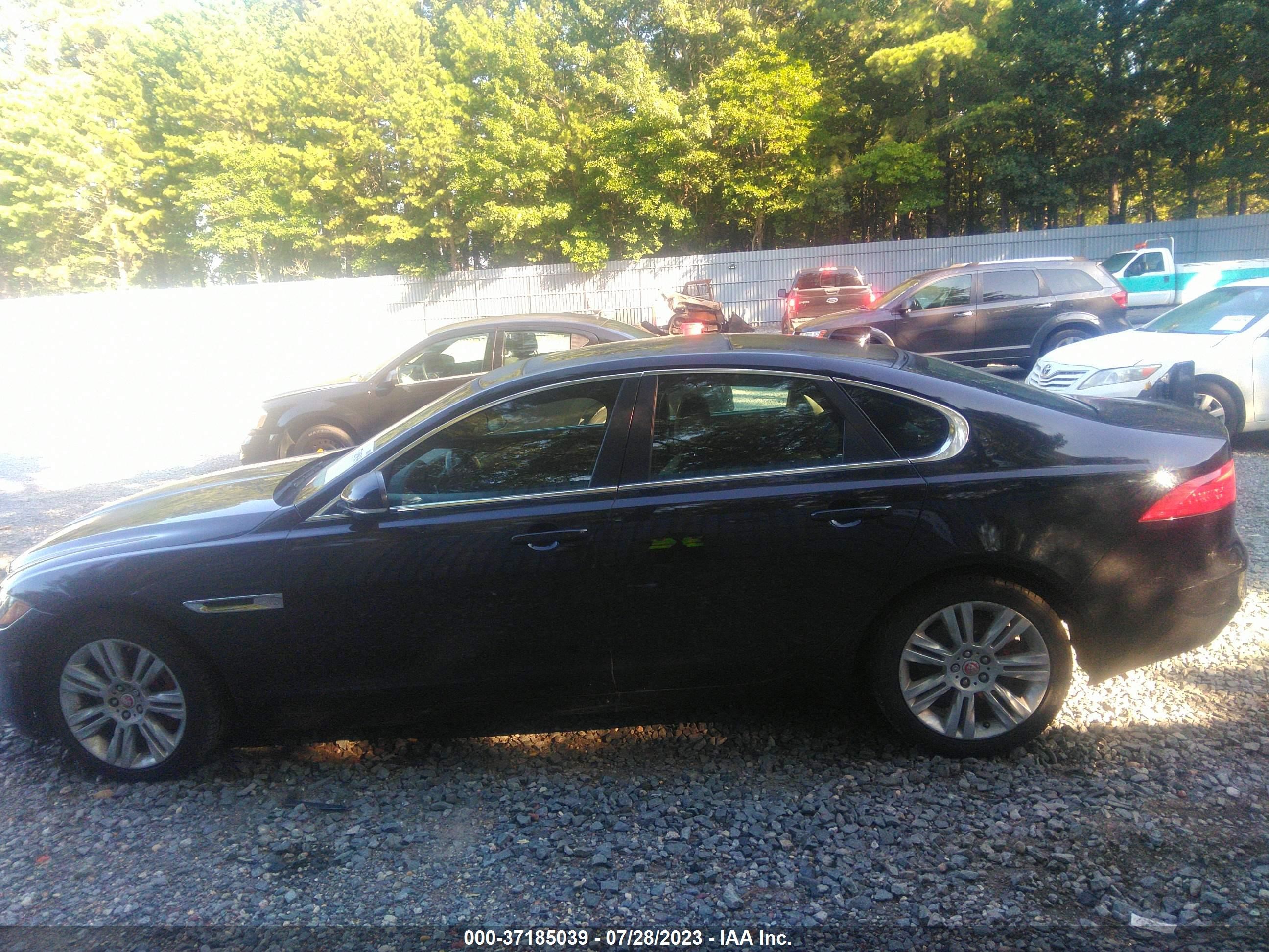 Photo 13 VIN: SAJBJ4BV5GCY21093 - JAGUAR XF 