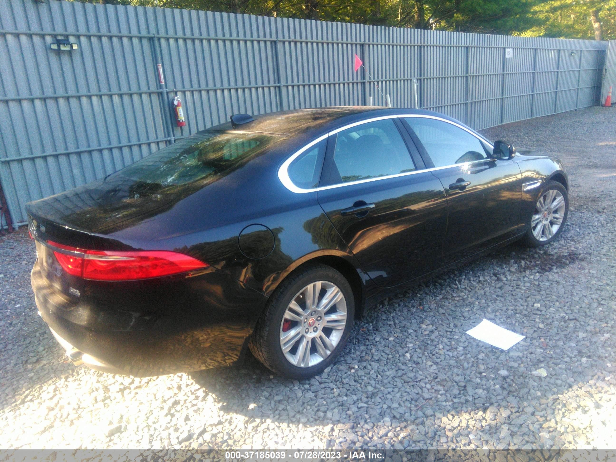 Photo 3 VIN: SAJBJ4BV5GCY21093 - JAGUAR XF 