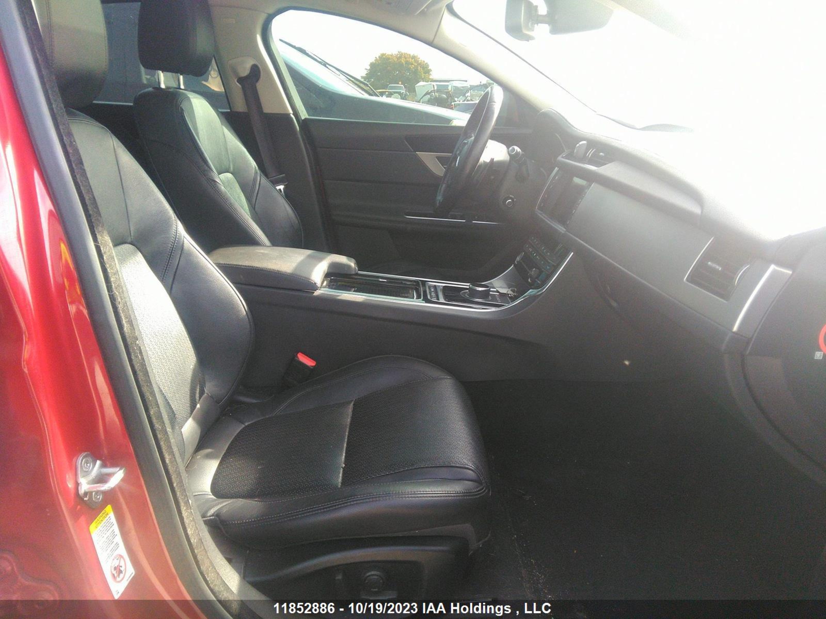 Photo 4 VIN: SAJBK4BN2HCY33698 - JAGUAR XF 