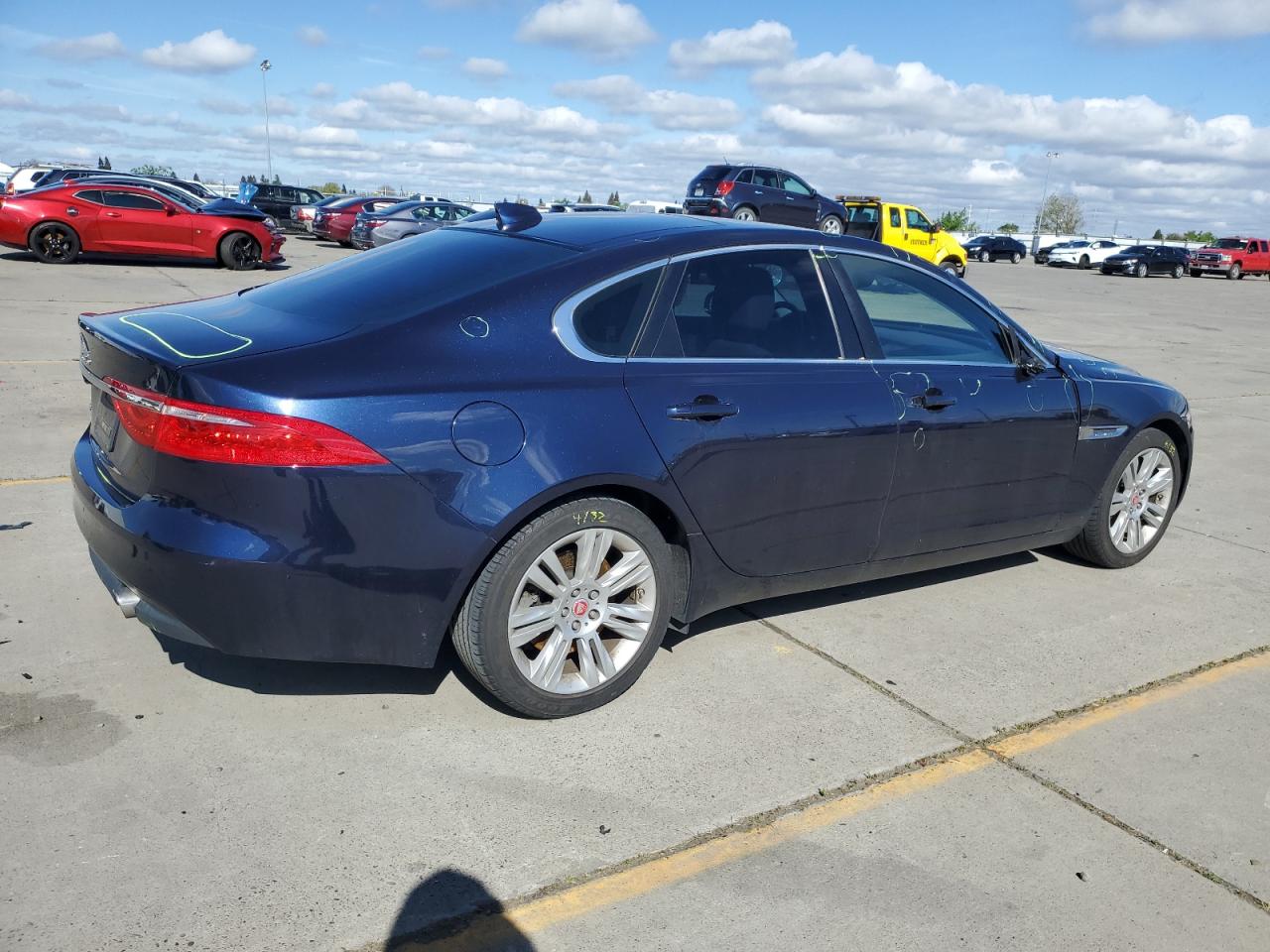 Photo 2 VIN: SAJBR4BV0HCY33579 - JAGUAR XF 