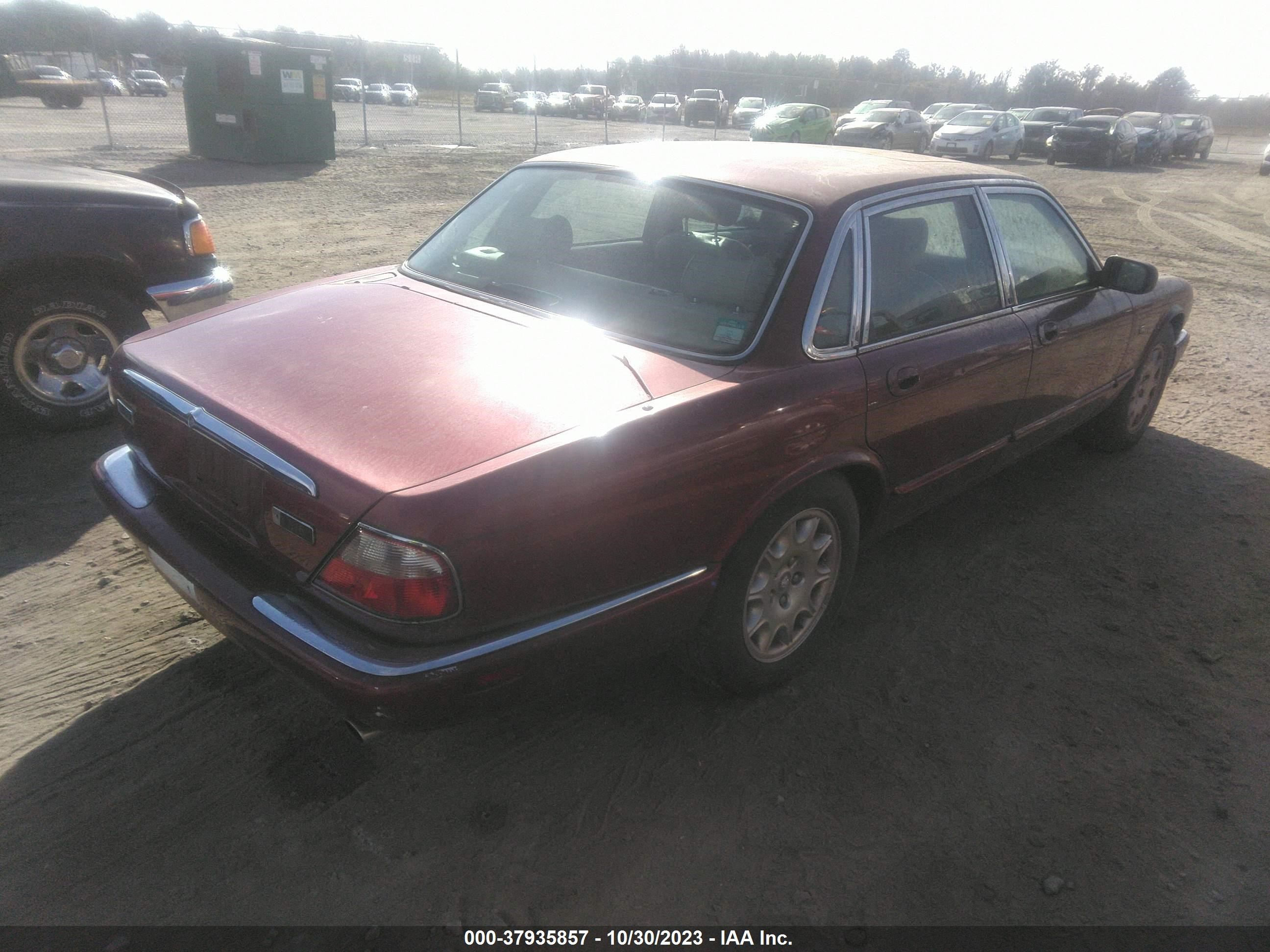 Photo 3 VIN: SAJDA14C1YLF19761 - JAGUAR XJ 