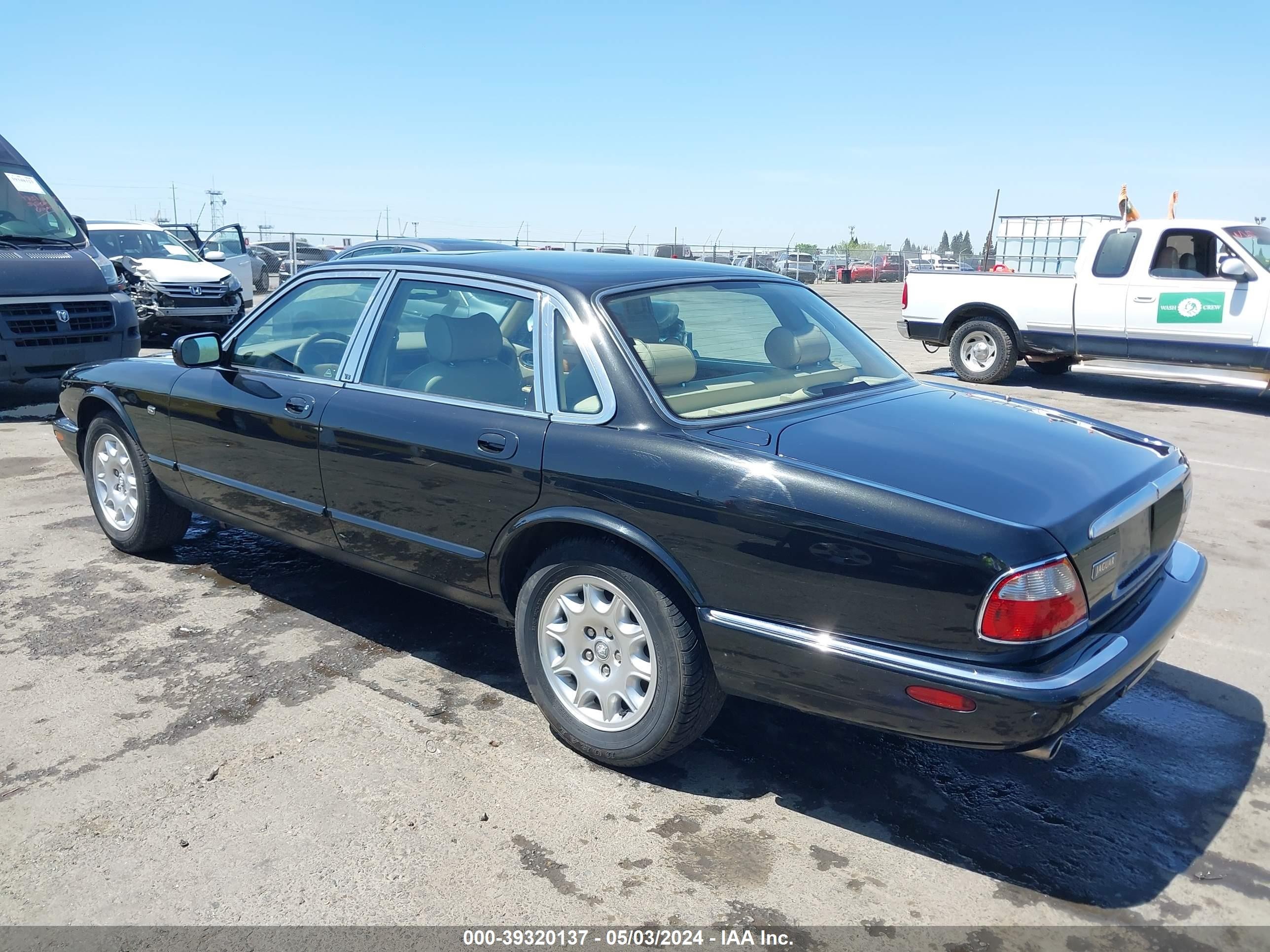 Photo 2 VIN: SAJDA14C31LF36843 - JAGUAR XJ 