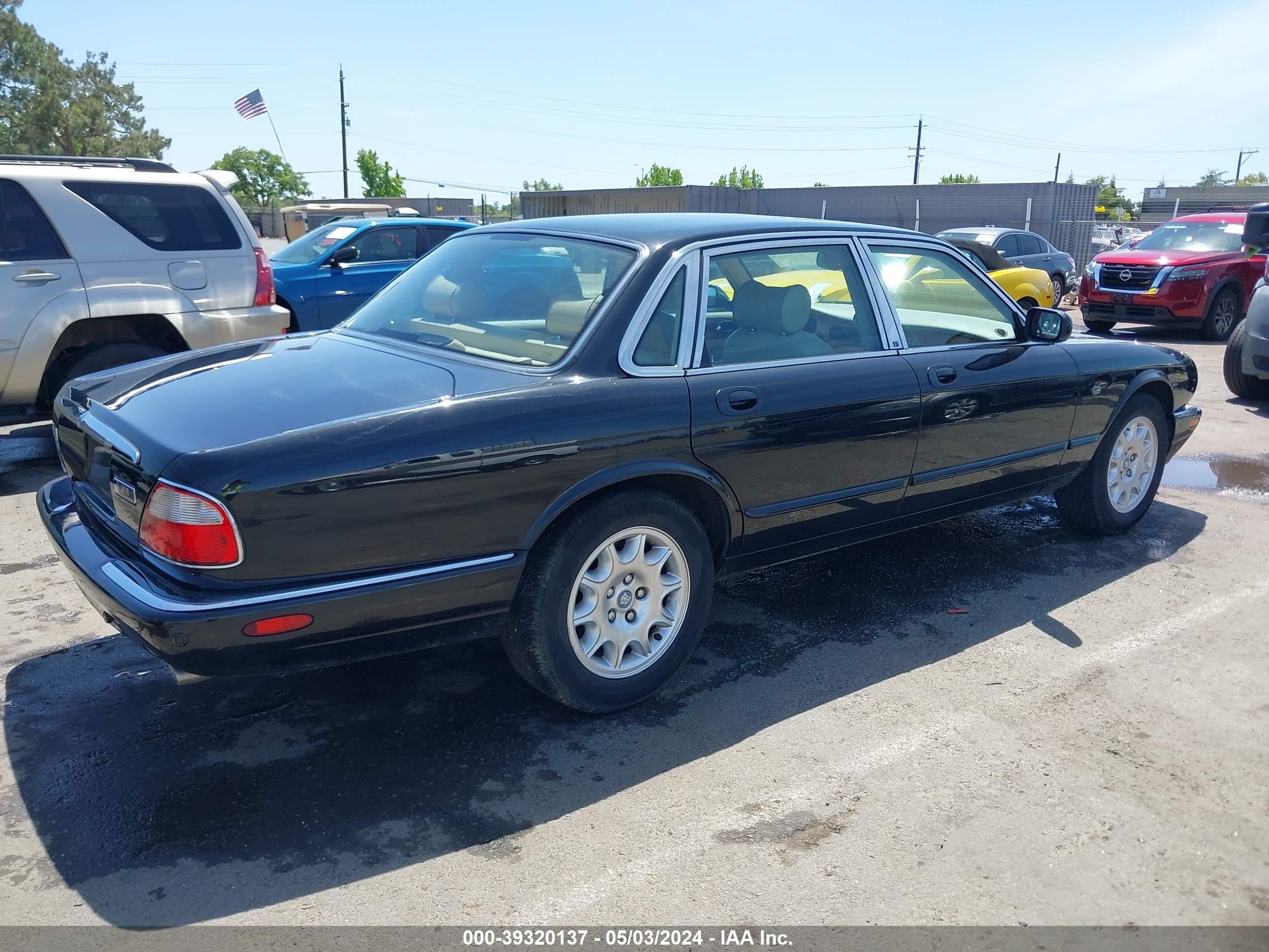 Photo 3 VIN: SAJDA14C31LF36843 - JAGUAR XJ 