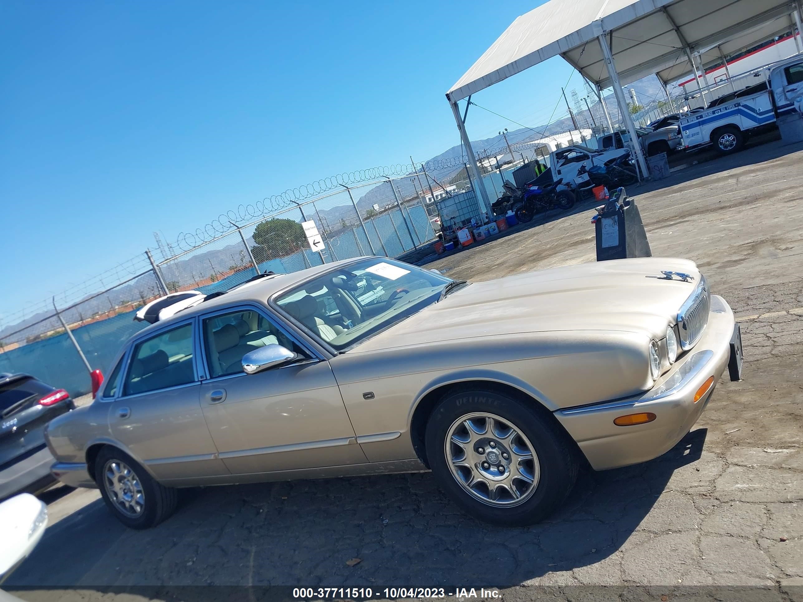 Photo 12 VIN: SAJDA14CX3LF59510 - JAGUAR XJ 