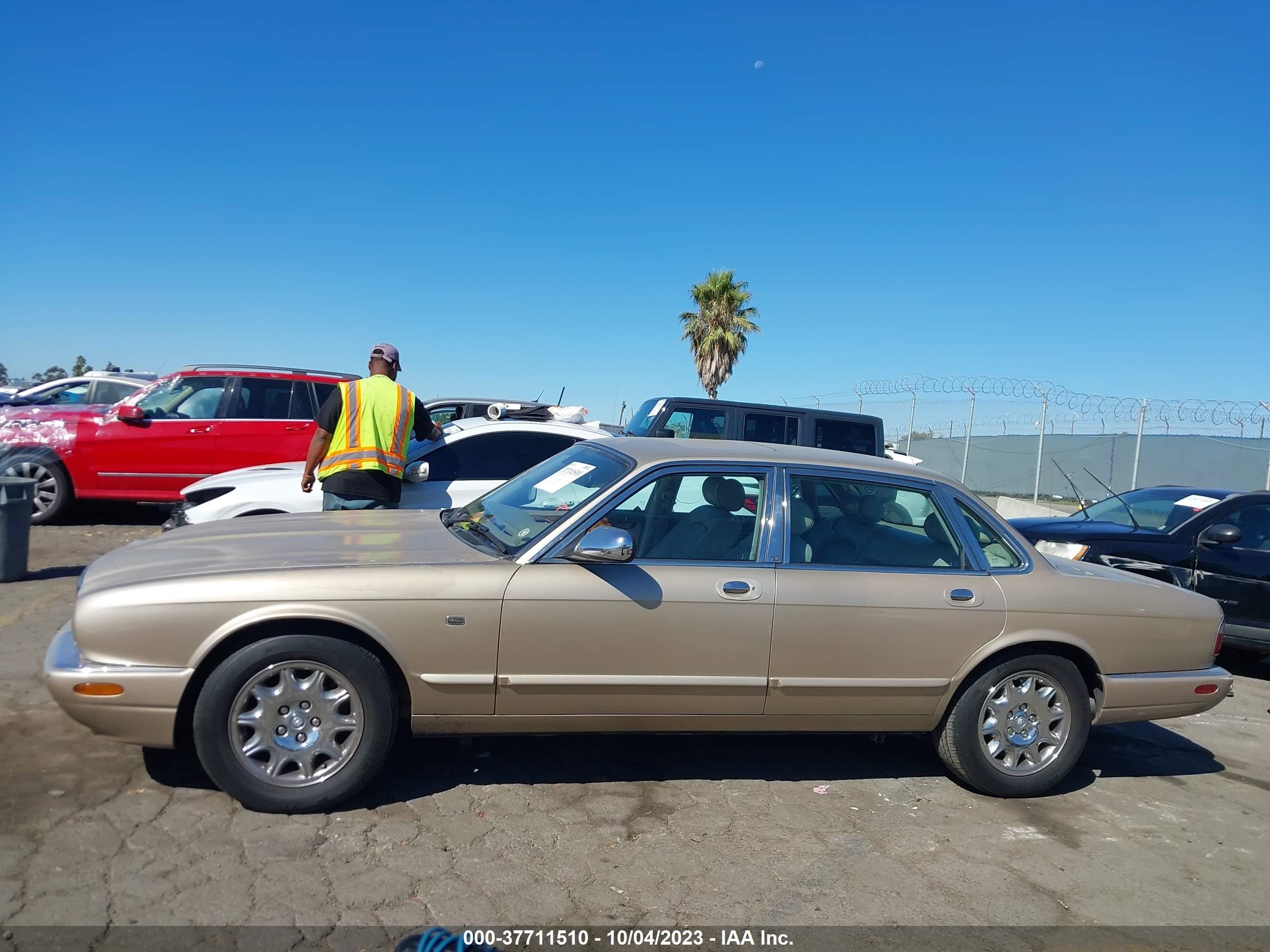 Photo 13 VIN: SAJDA14CX3LF59510 - JAGUAR XJ 