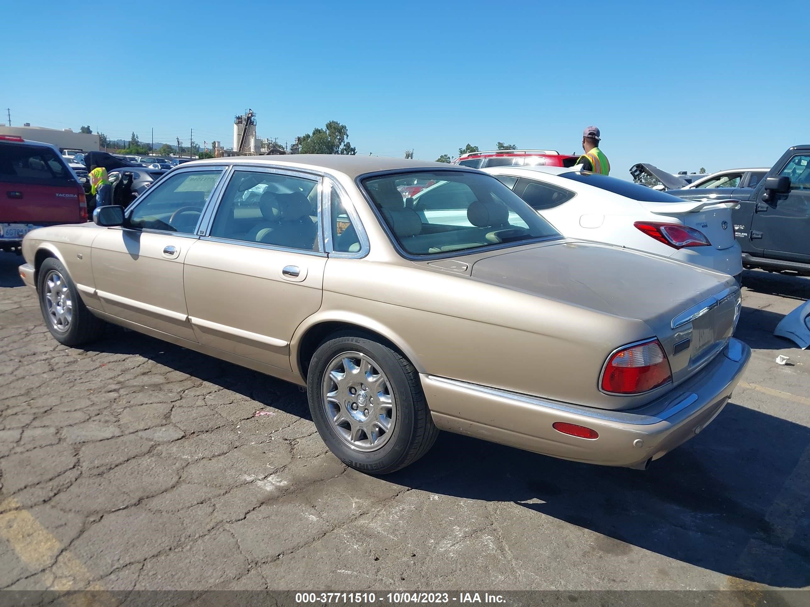 Photo 2 VIN: SAJDA14CX3LF59510 - JAGUAR XJ 