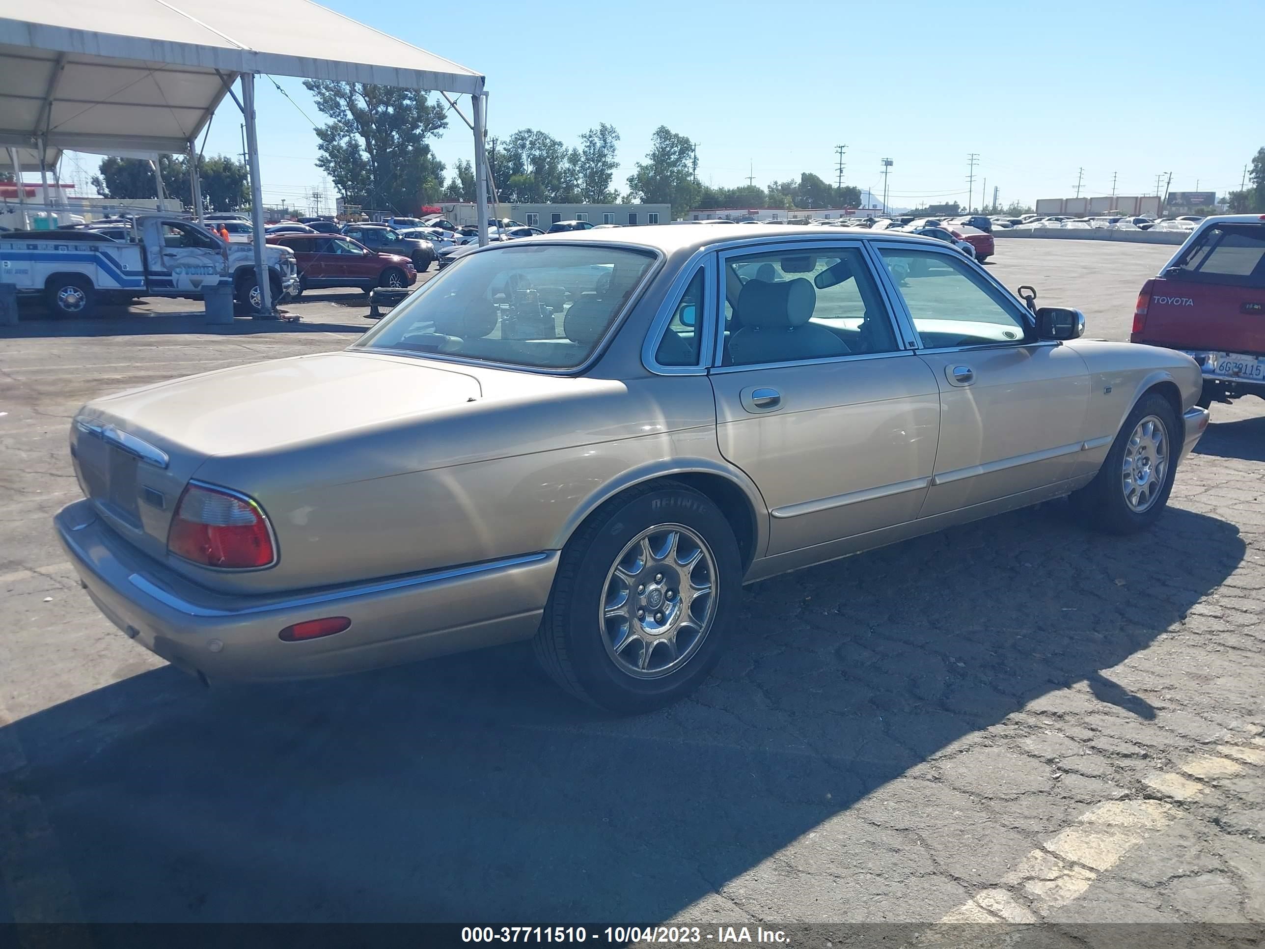 Photo 3 VIN: SAJDA14CX3LF59510 - JAGUAR XJ 