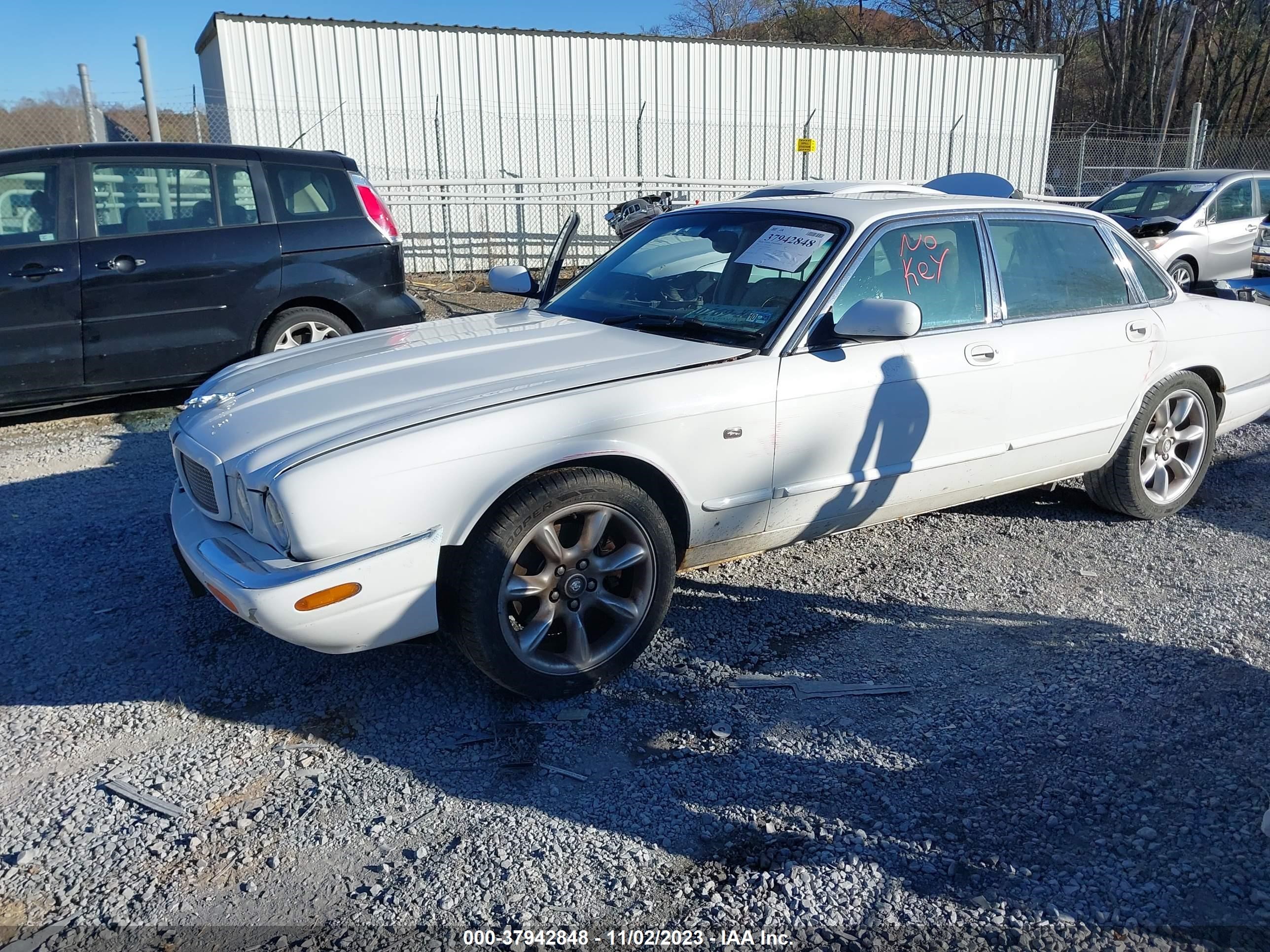 Photo 1 VIN: SAJDA15B2YMF04816 - JAGUAR XJ 