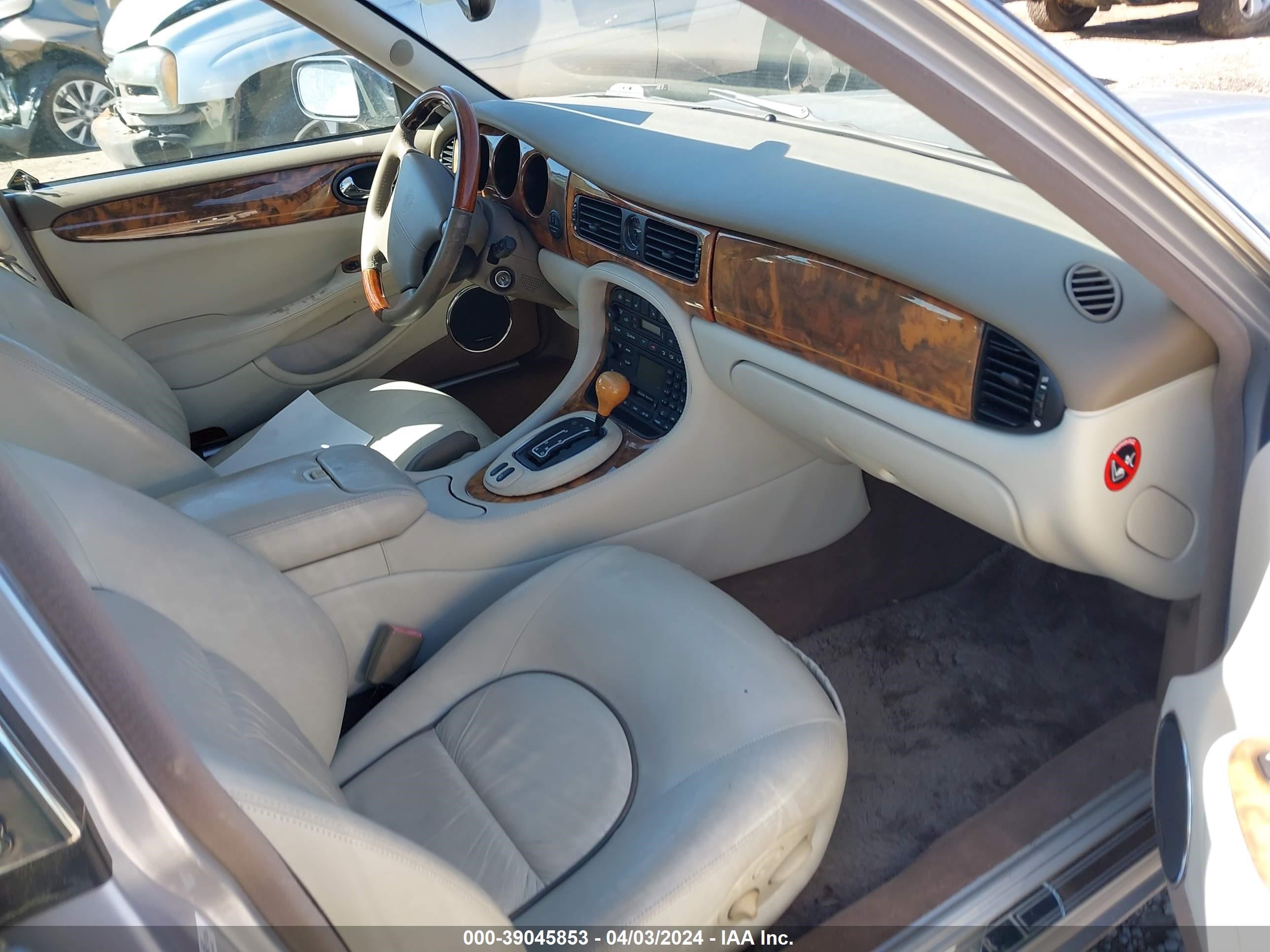 Photo 4 VIN: SAJDA24C71LF29500 - JAGUAR XJ 