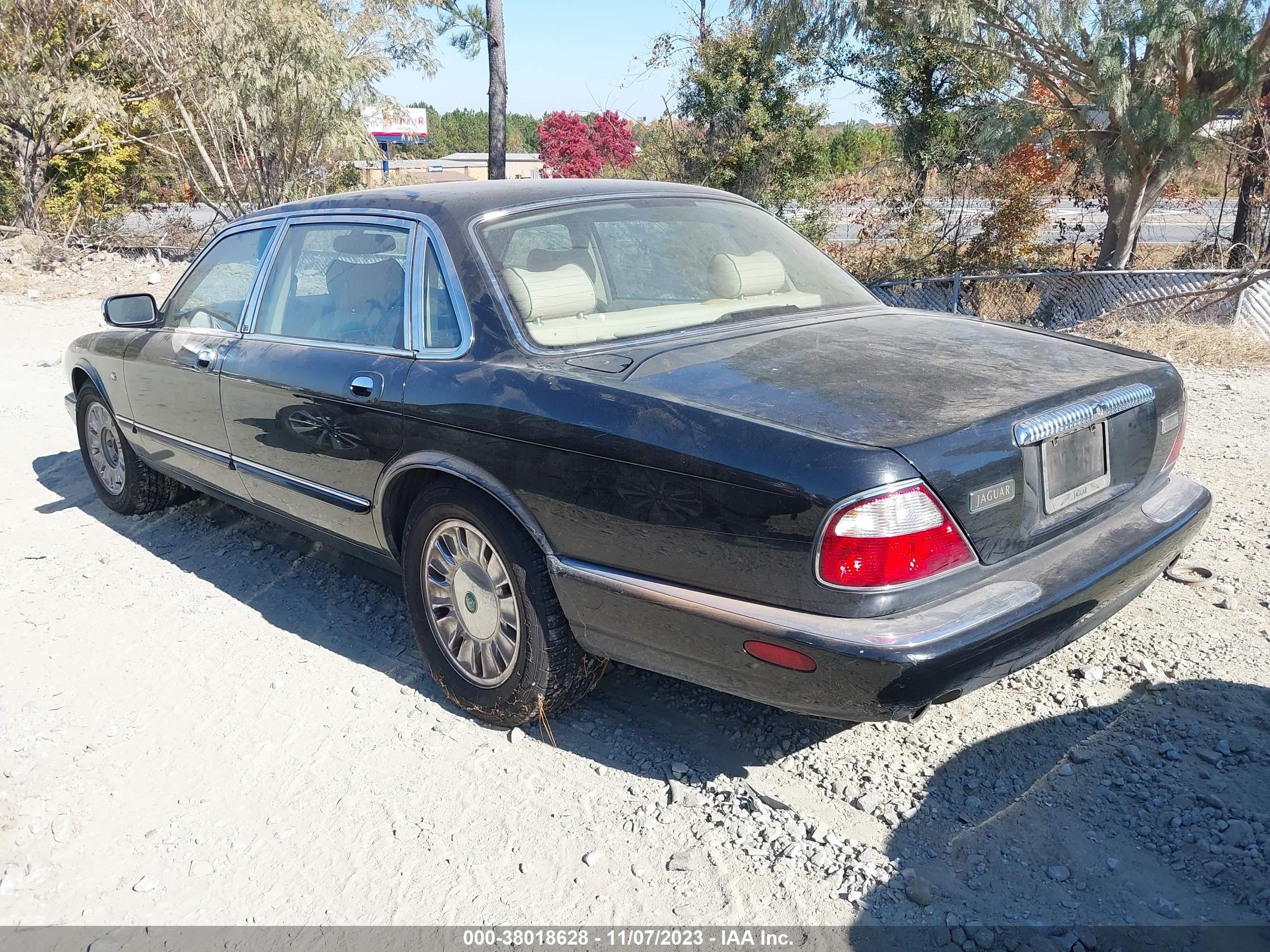 Photo 2 VIN: SAJDA24C8YLF11002 - JAGUAR XJ 