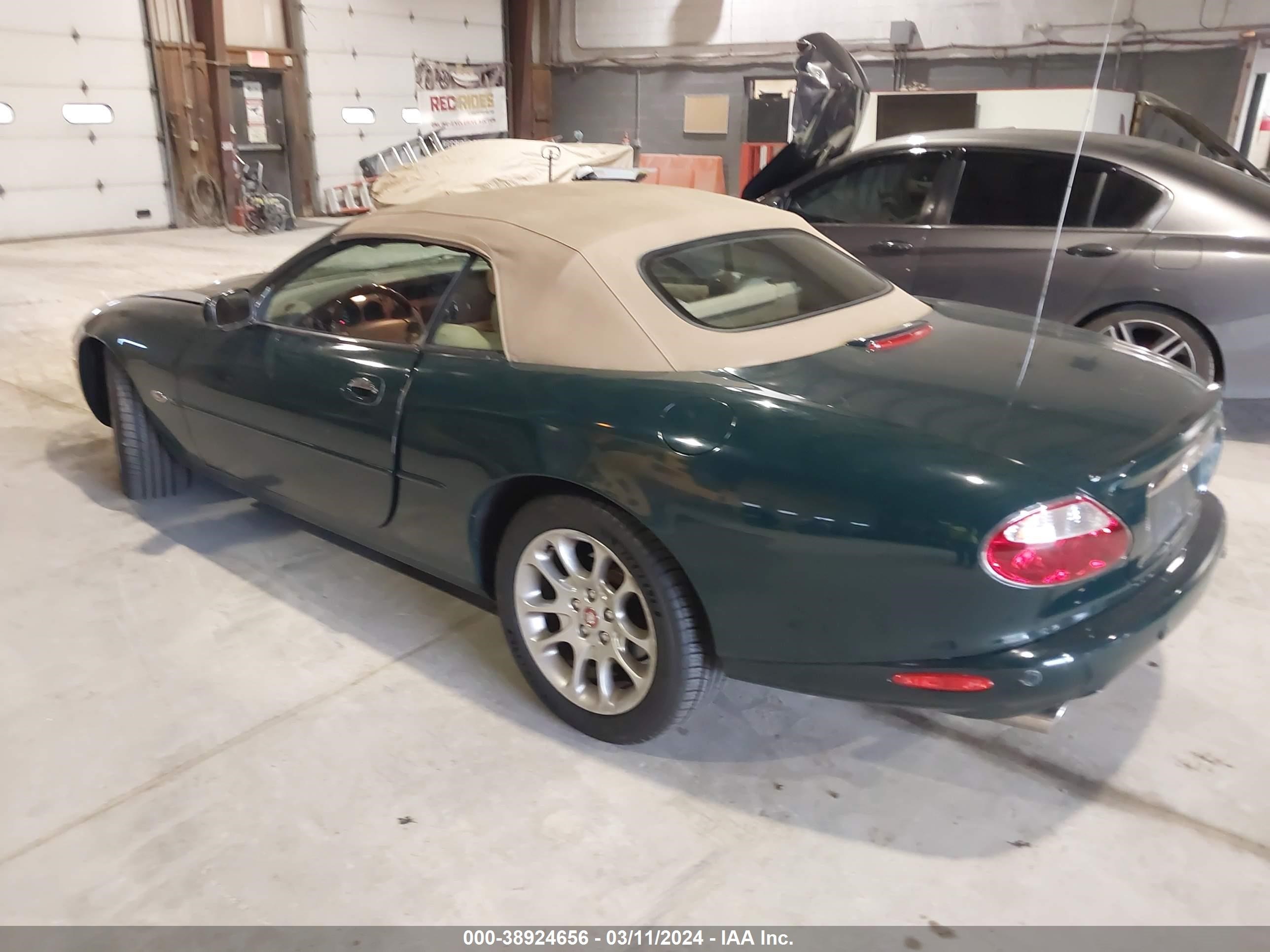 Photo 2 VIN: SAJDA42B21PA13978 - JAGUAR XKR 