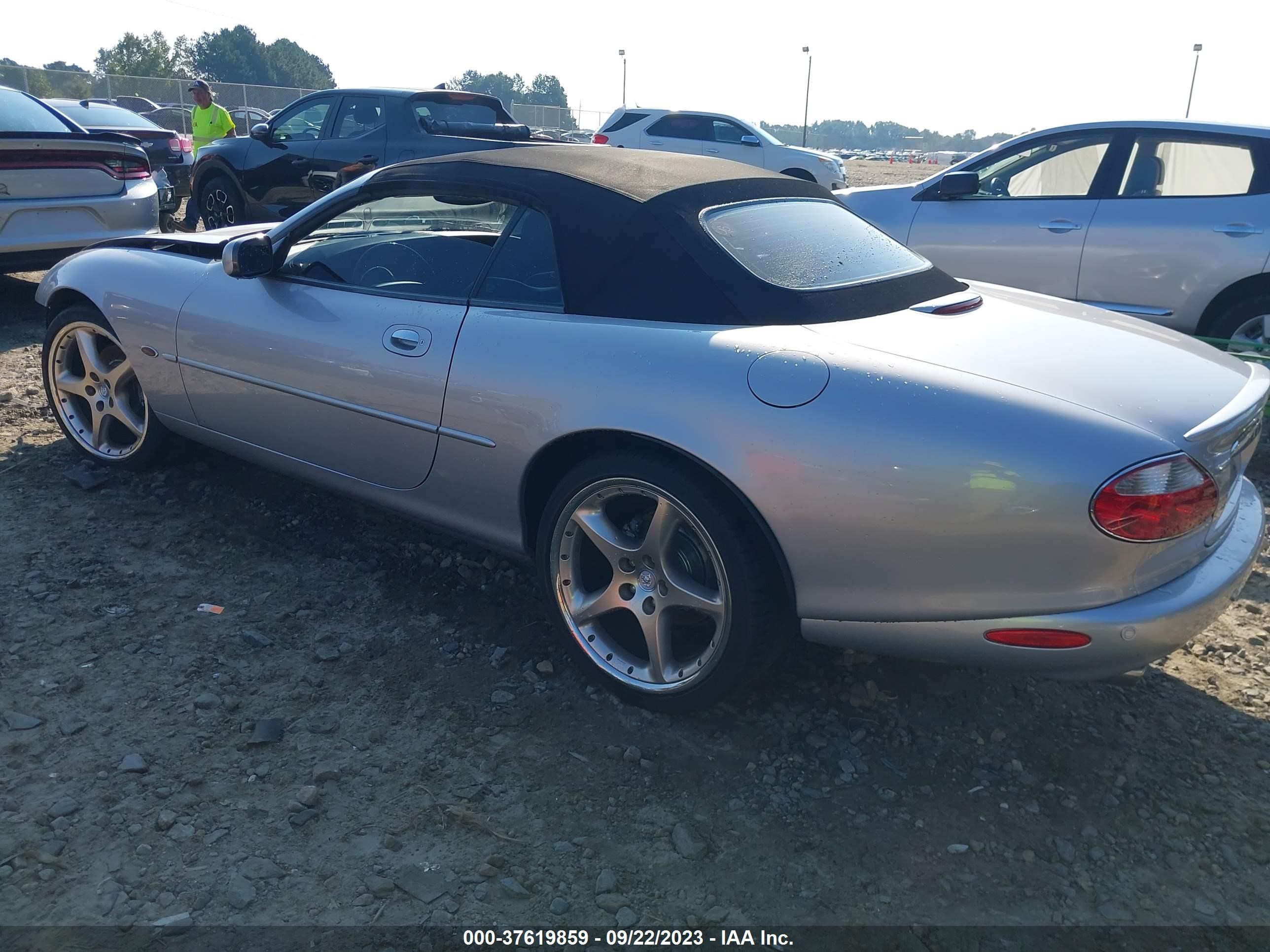 Photo 2 VIN: SAJDA42B62PA23432 - JAGUAR XK 