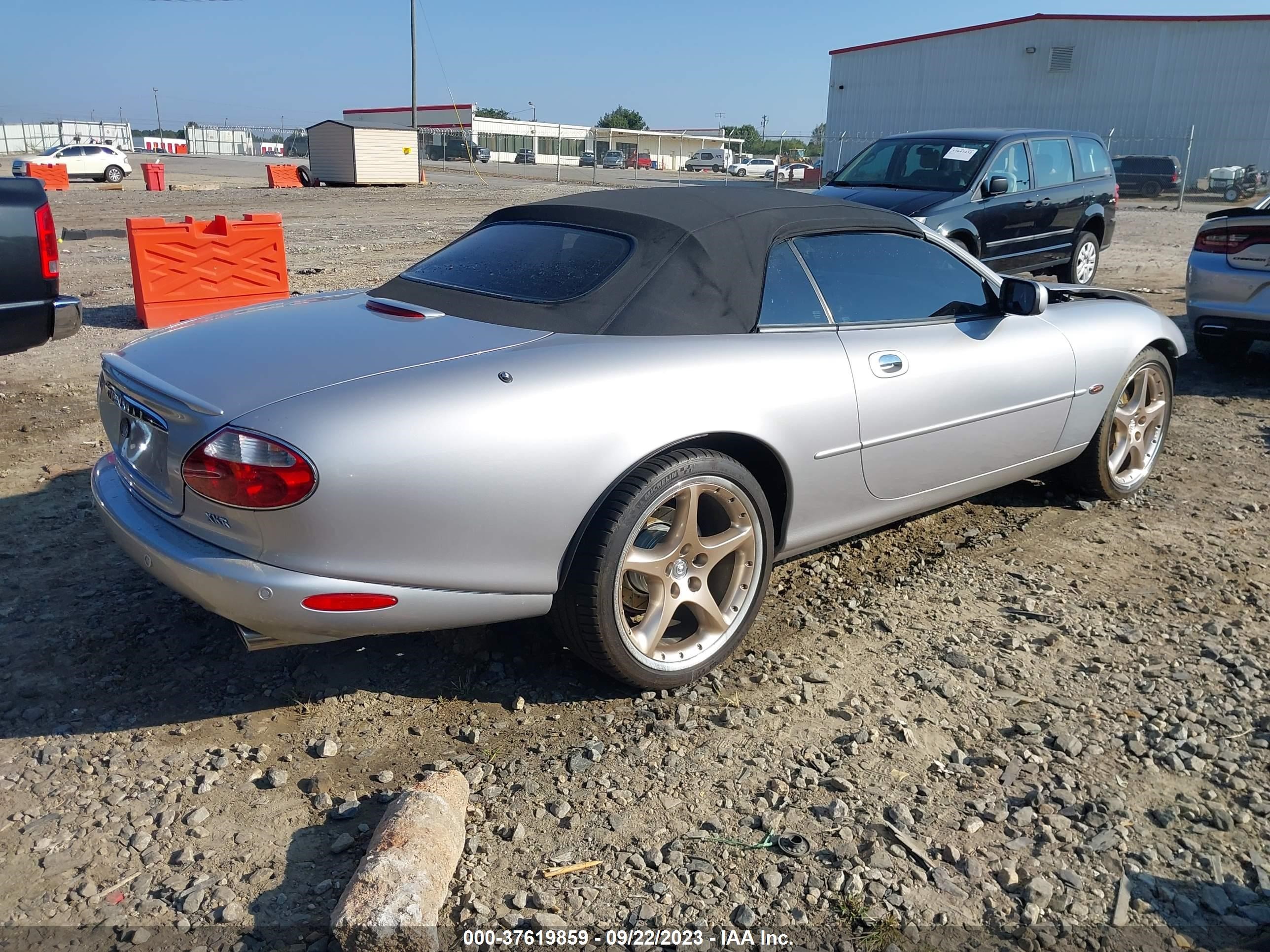 Photo 3 VIN: SAJDA42B62PA23432 - JAGUAR XK 