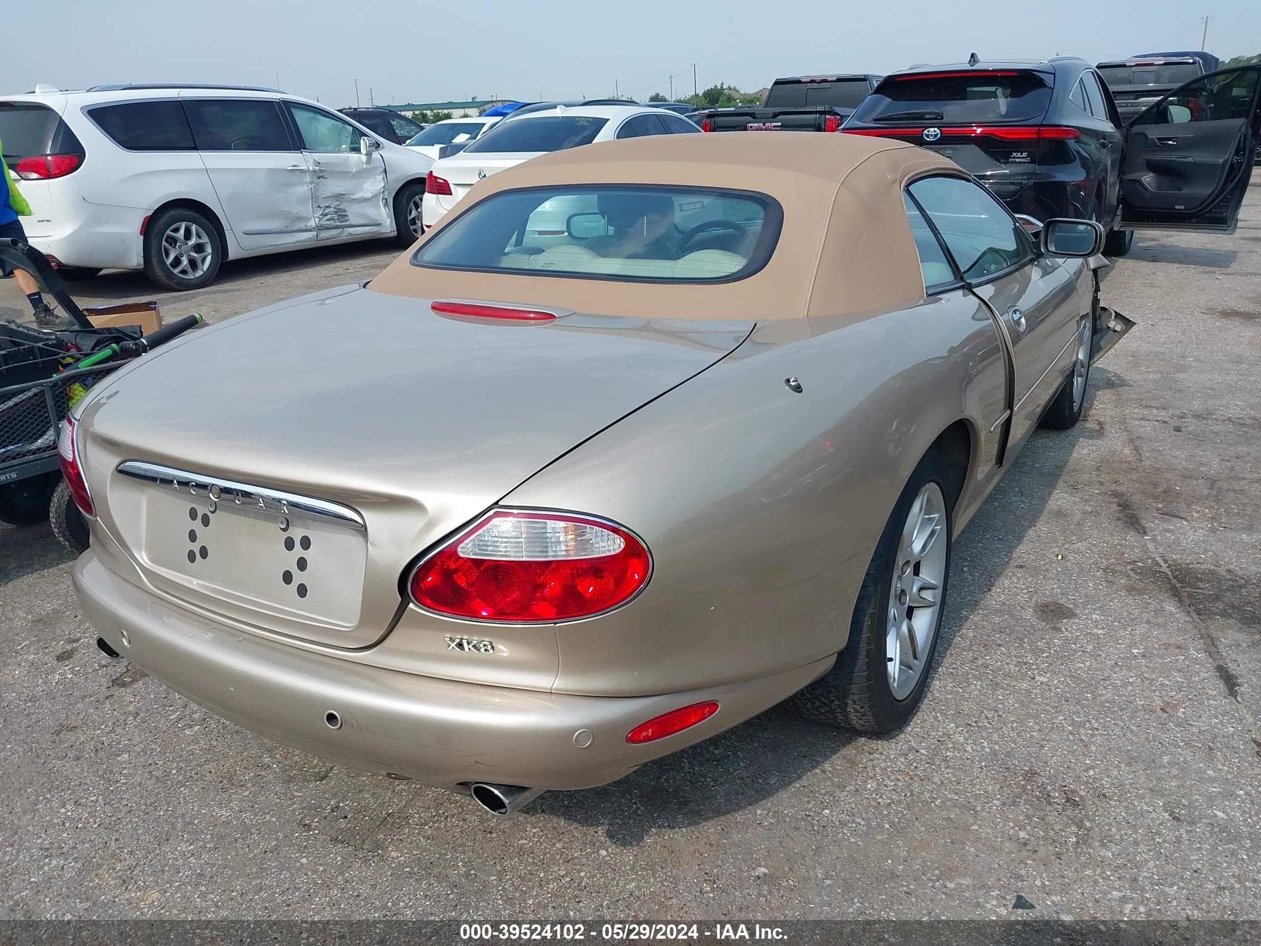 Photo 3 VIN: SAJDA42C42NA25894 - JAGUAR XK 