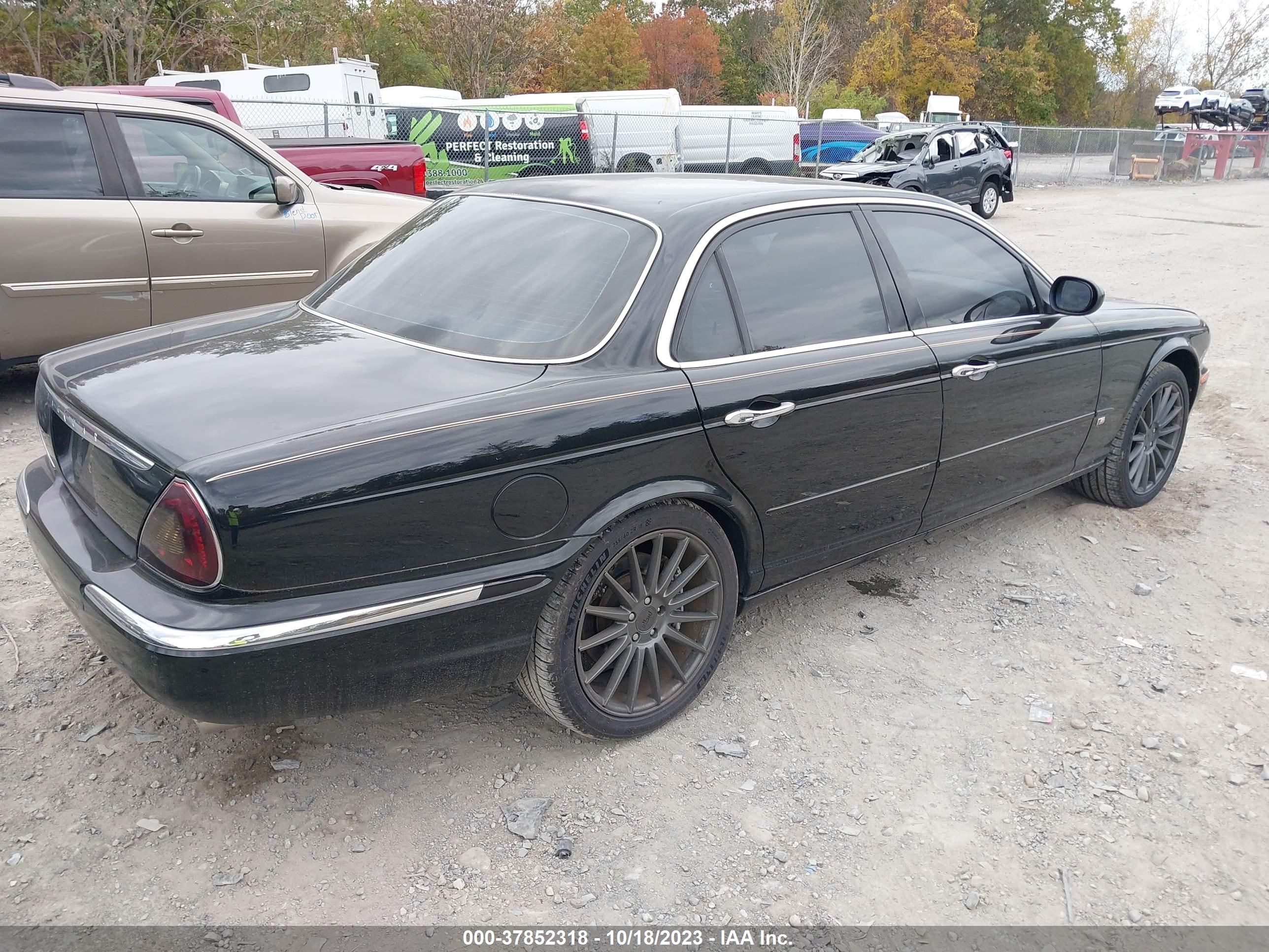 Photo 3 VIN: SAJEA73B94TG05491 - JAGUAR XJ 