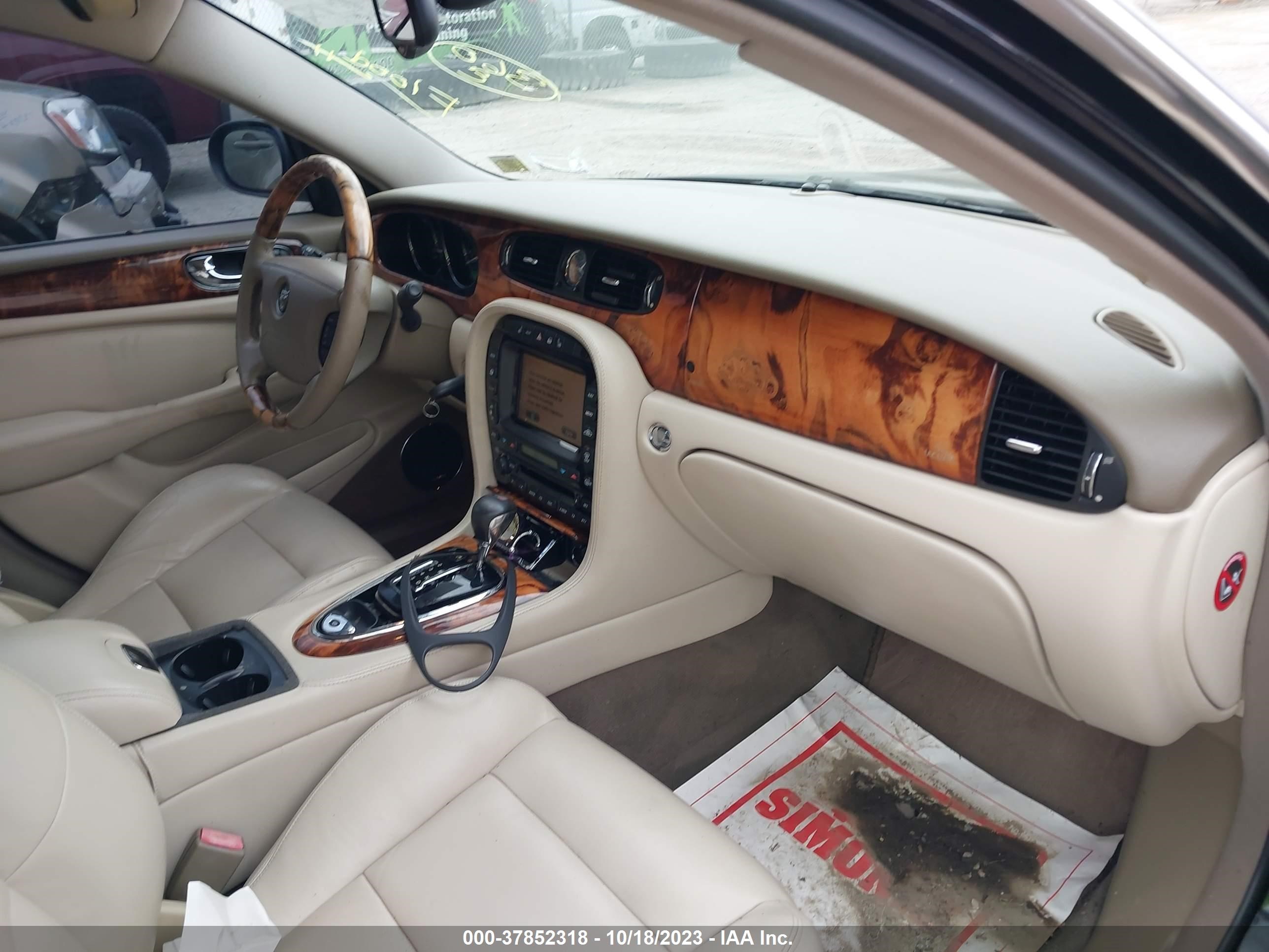 Photo 4 VIN: SAJEA73B94TG05491 - JAGUAR XJ 