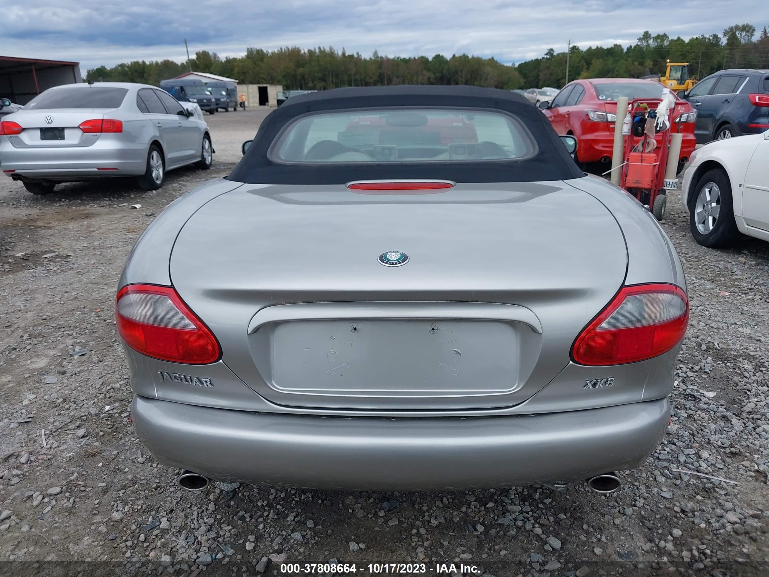 Photo 15 VIN: SAJGX2047XC037548 - JAGUAR XK 