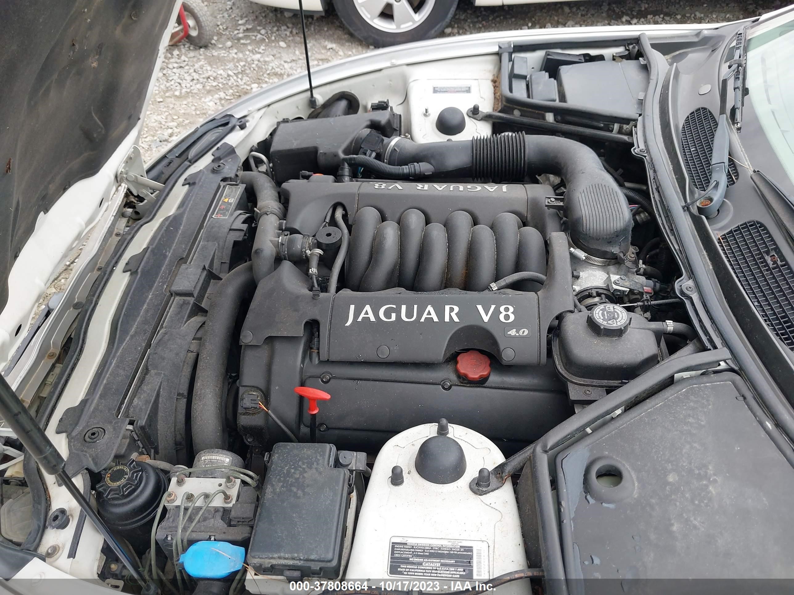 Photo 9 VIN: SAJGX2047XC037548 - JAGUAR XK 