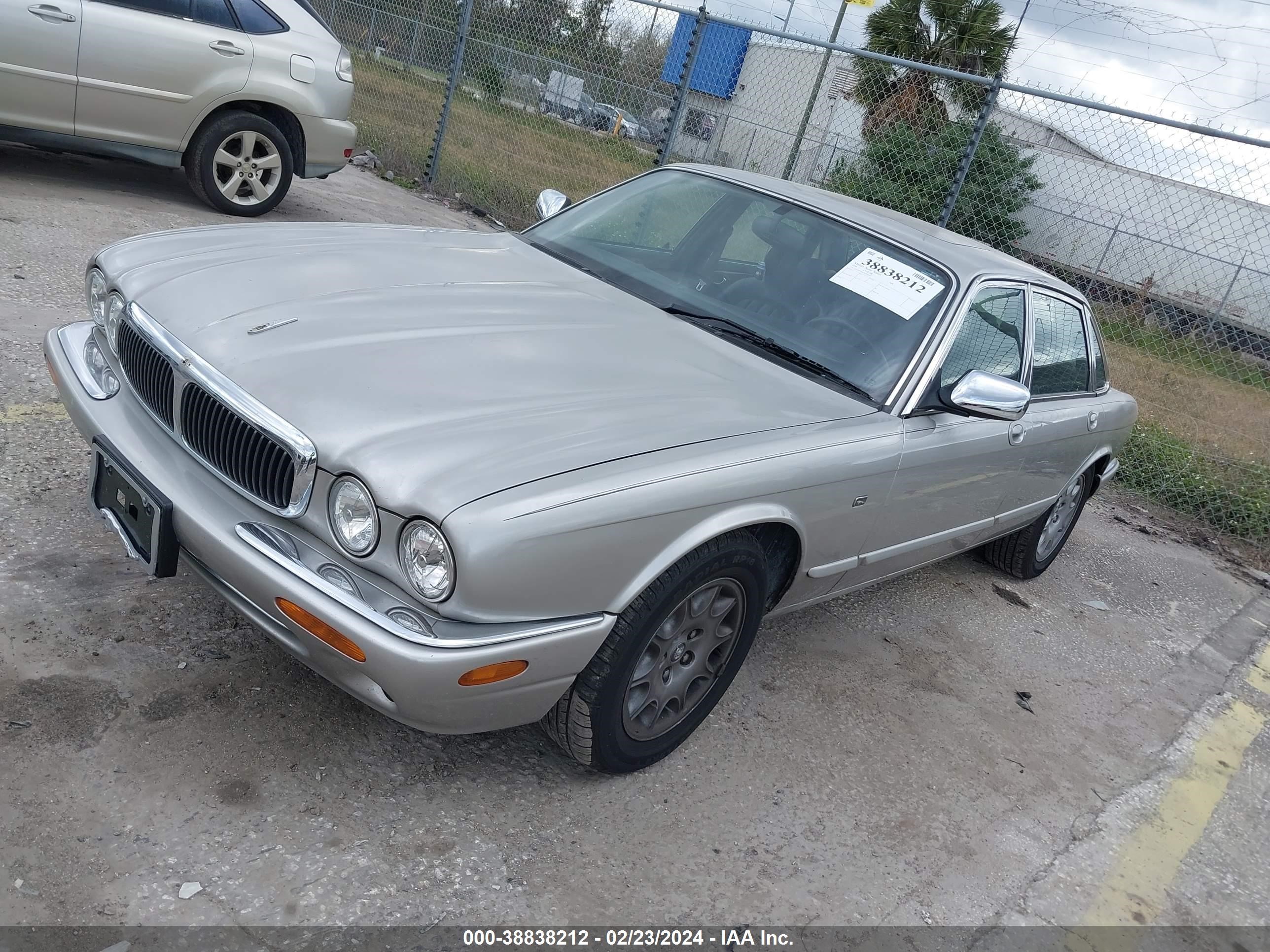 Photo 1 VIN: SAJHX1046XC859689 - JAGUAR XJ 