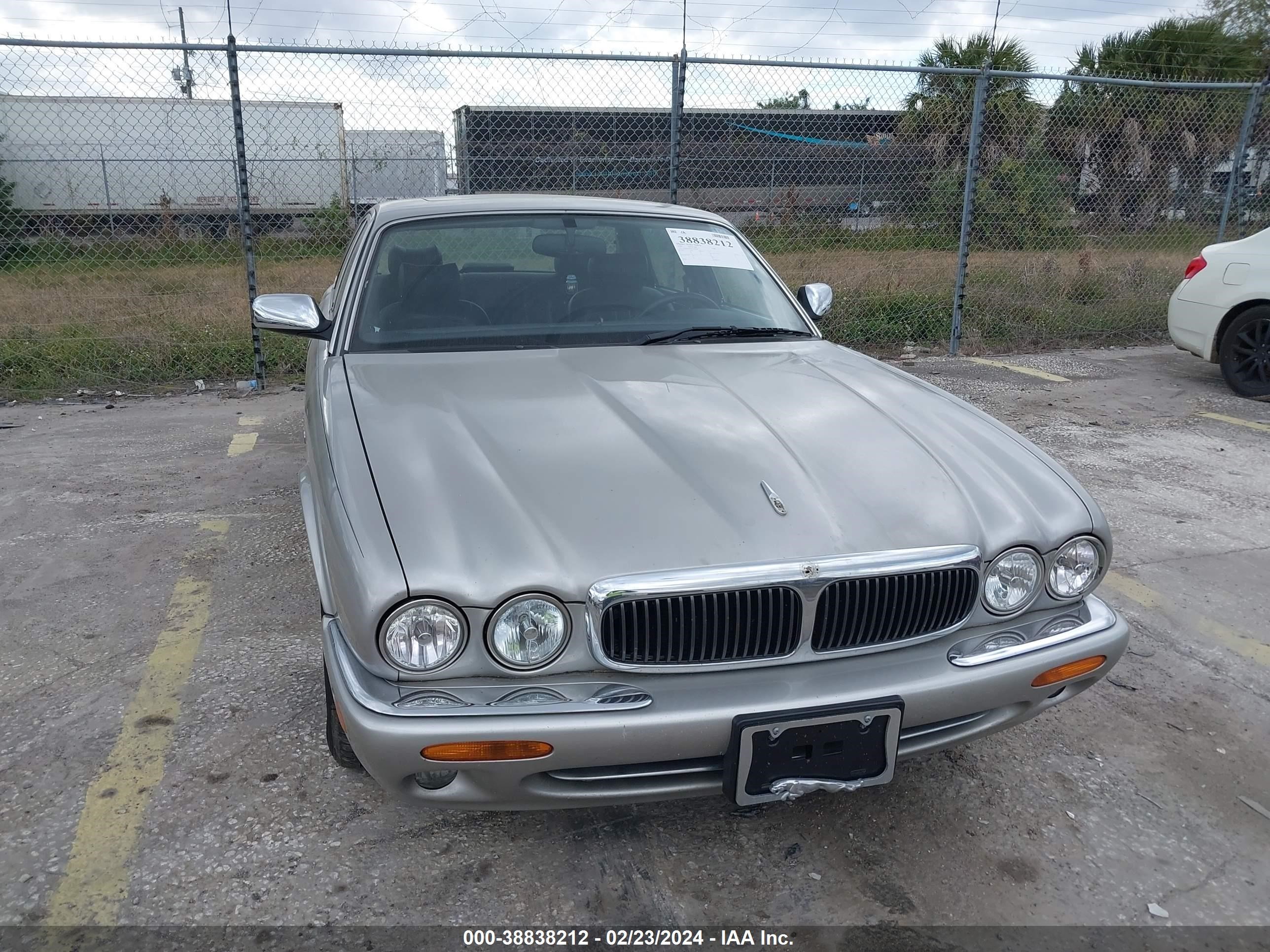 Photo 5 VIN: SAJHX1046XC859689 - JAGUAR XJ 