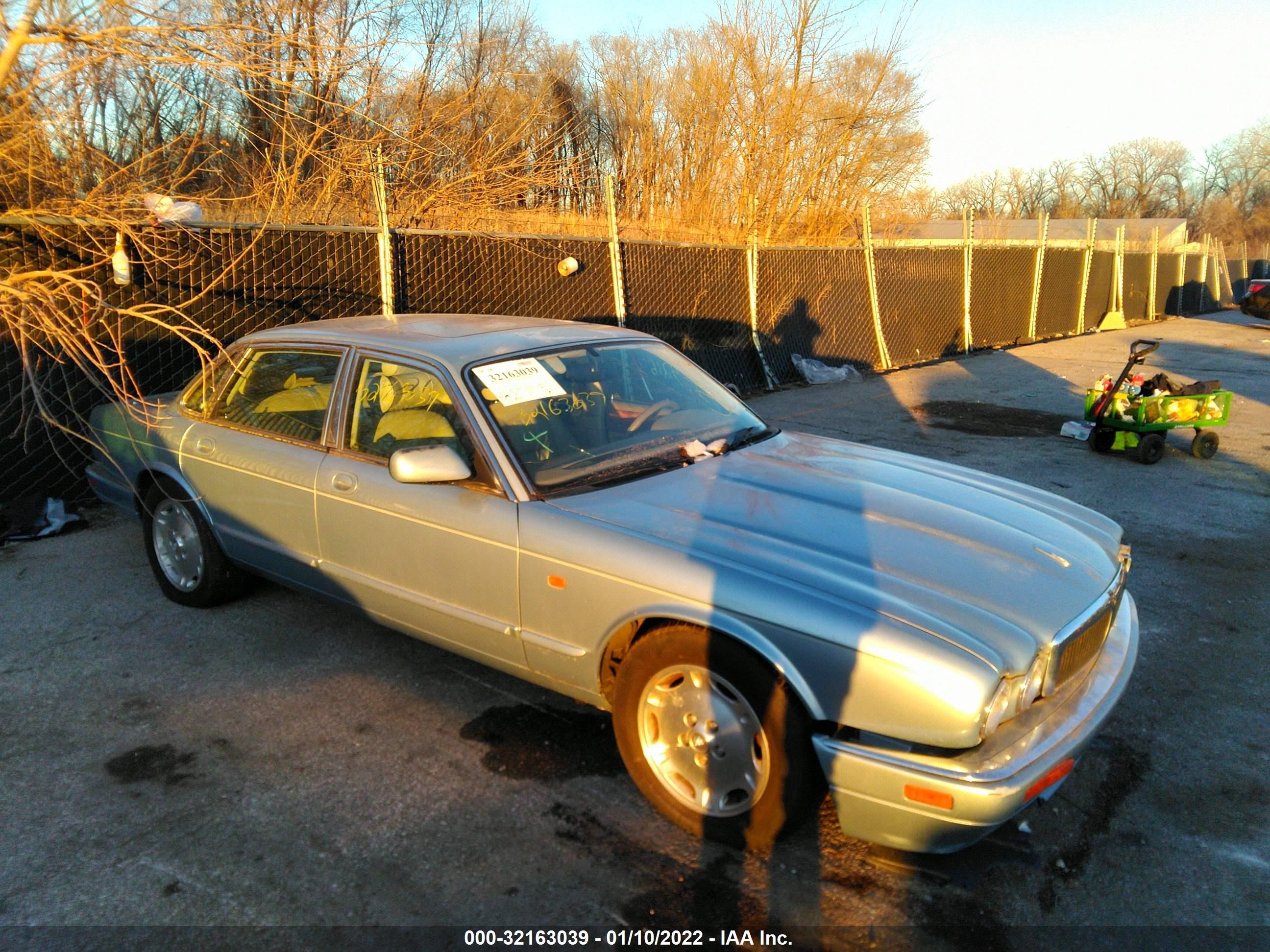 Photo 0 VIN: SAJHX1241VC789786 - JAGUAR XJ 