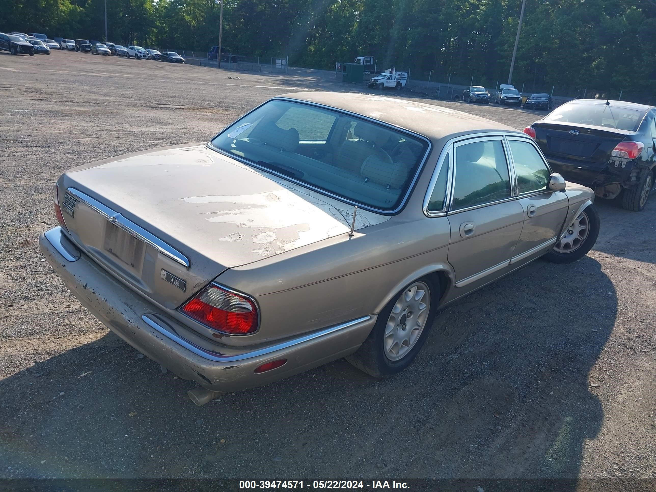 Photo 3 VIN: SAJHX1244WC833409 - JAGUAR XJ 