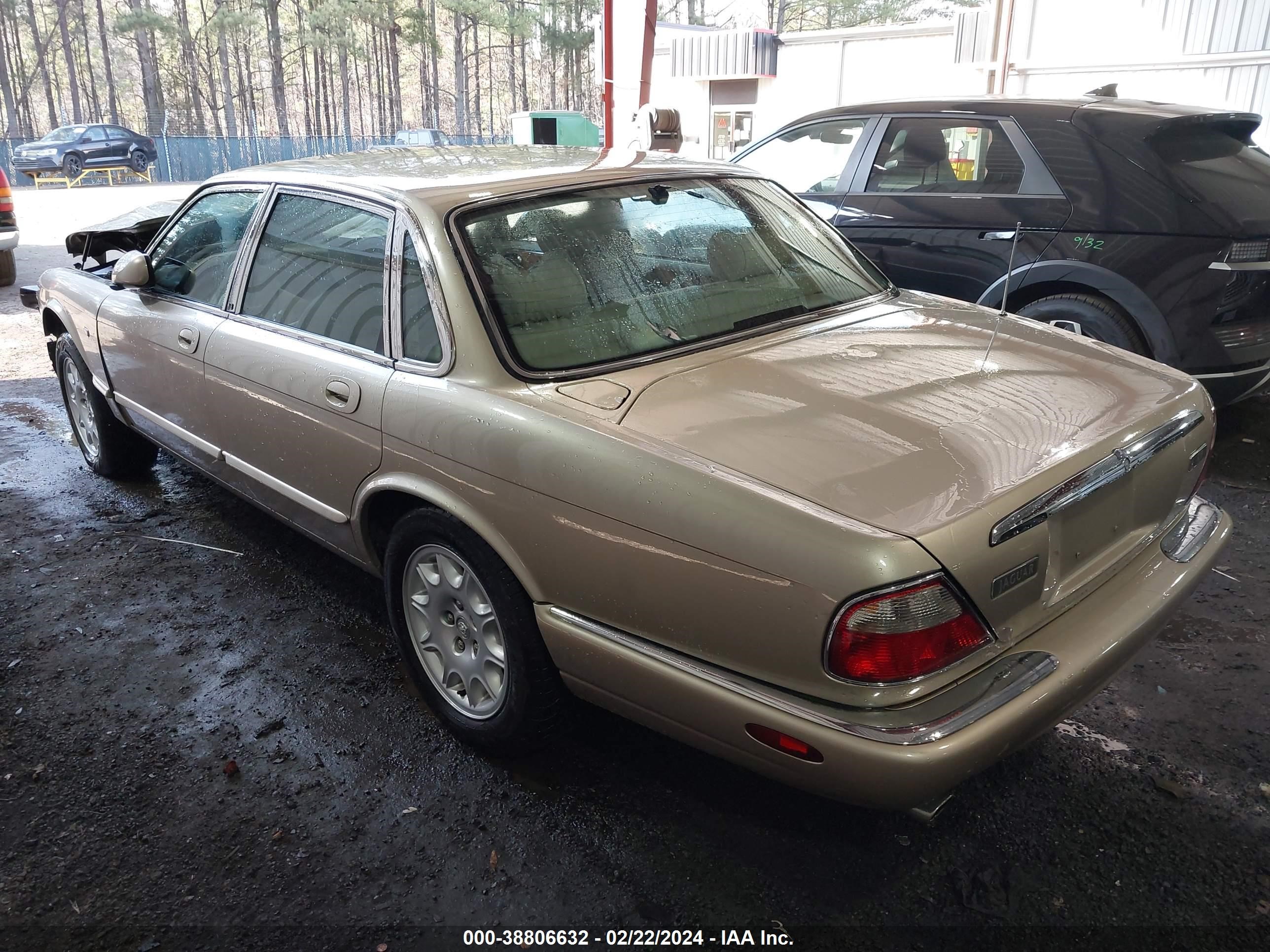 Photo 2 VIN: SAJHX1249WC845314 - JAGUAR XJ 