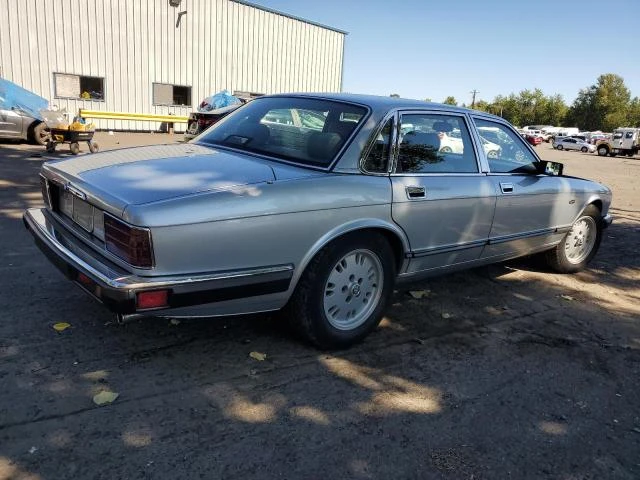 Photo 2 VIN: SAJHX1741RC698208 - JAGUAR XJ6 