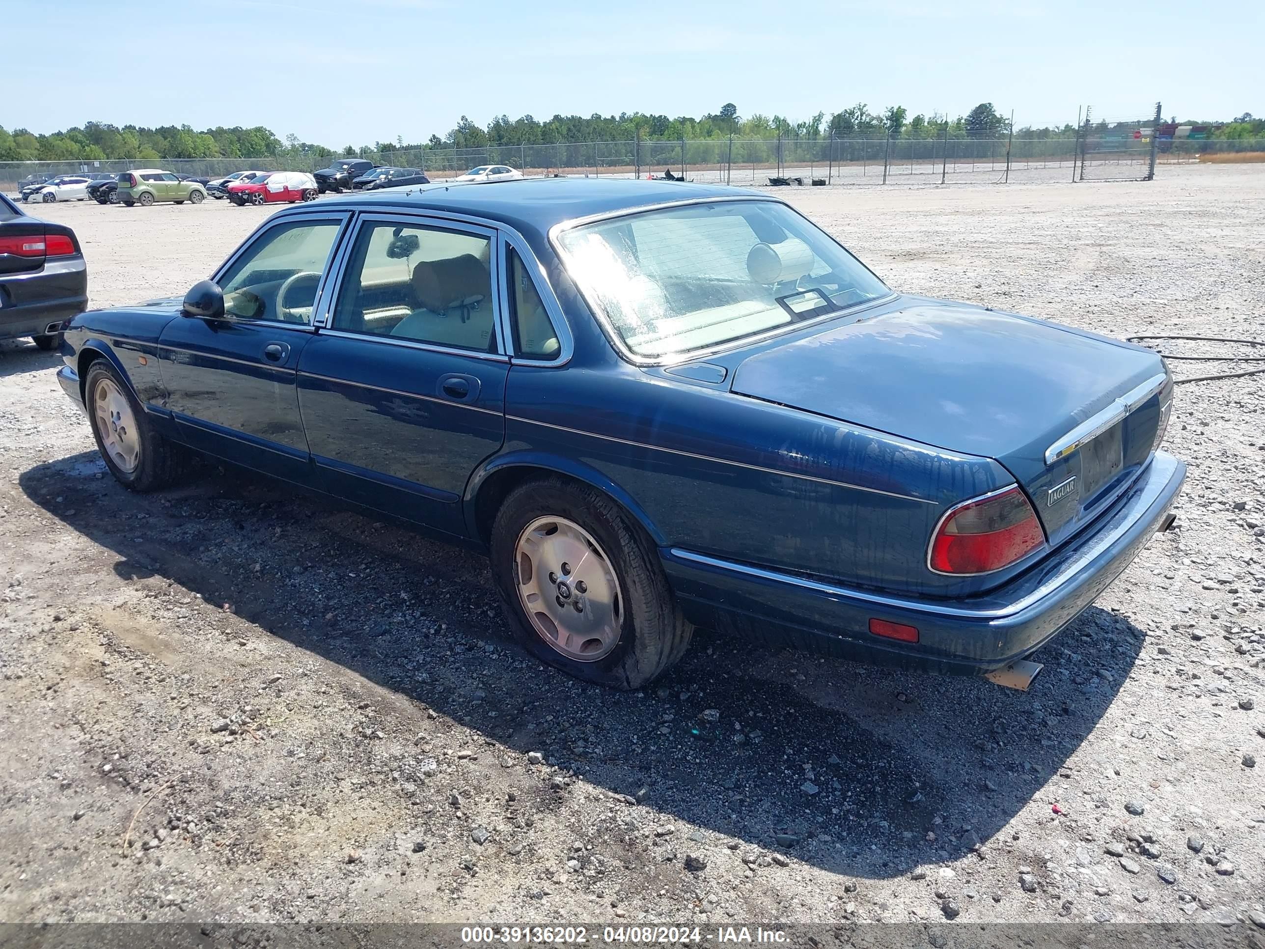 Photo 2 VIN: SAJHX1741TC756664 - JAGUAR XJ 