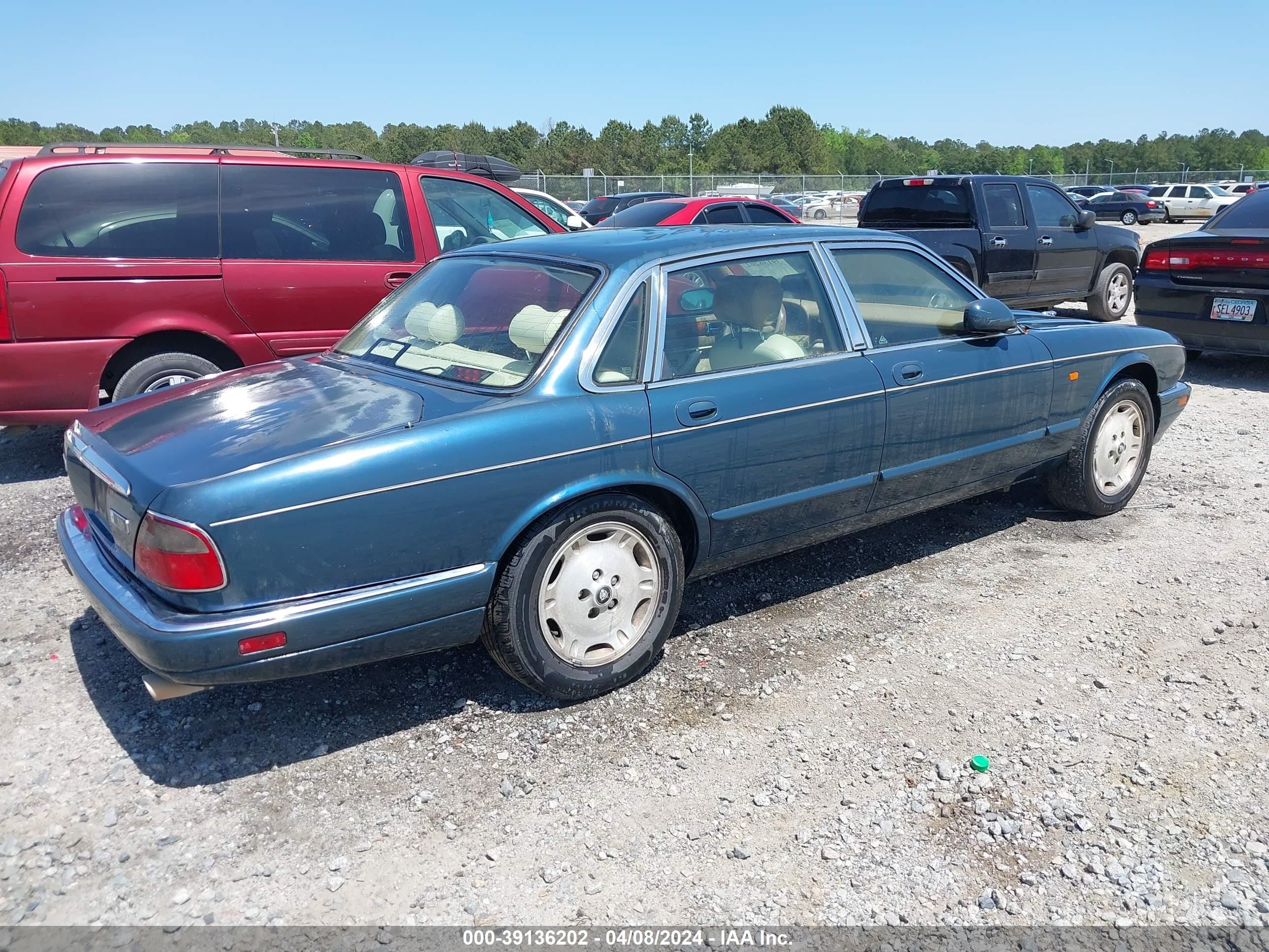 Photo 3 VIN: SAJHX1741TC756664 - JAGUAR XJ 