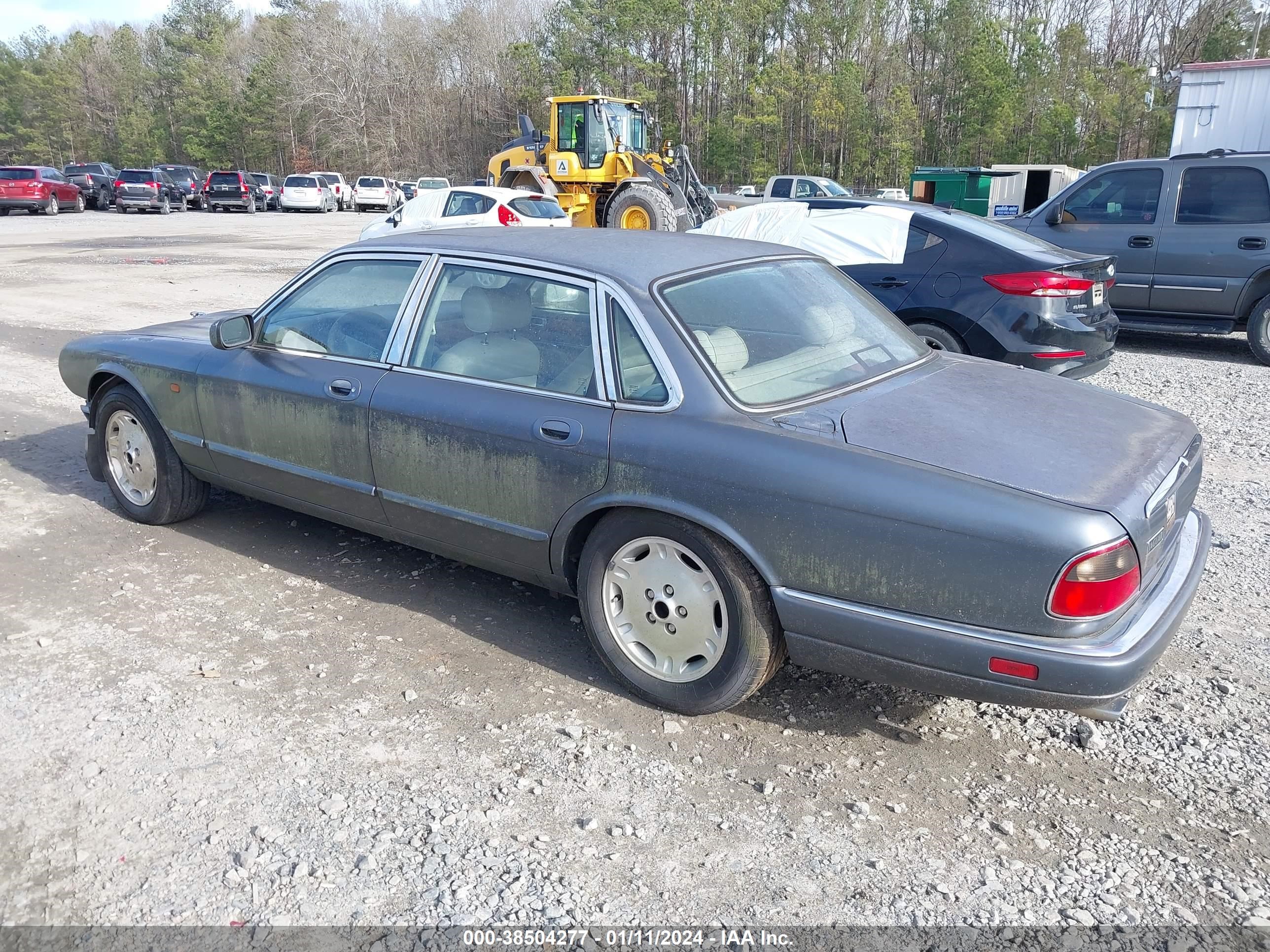 Photo 2 VIN: SAJHX1742SC726023 - JAGUAR XJ 