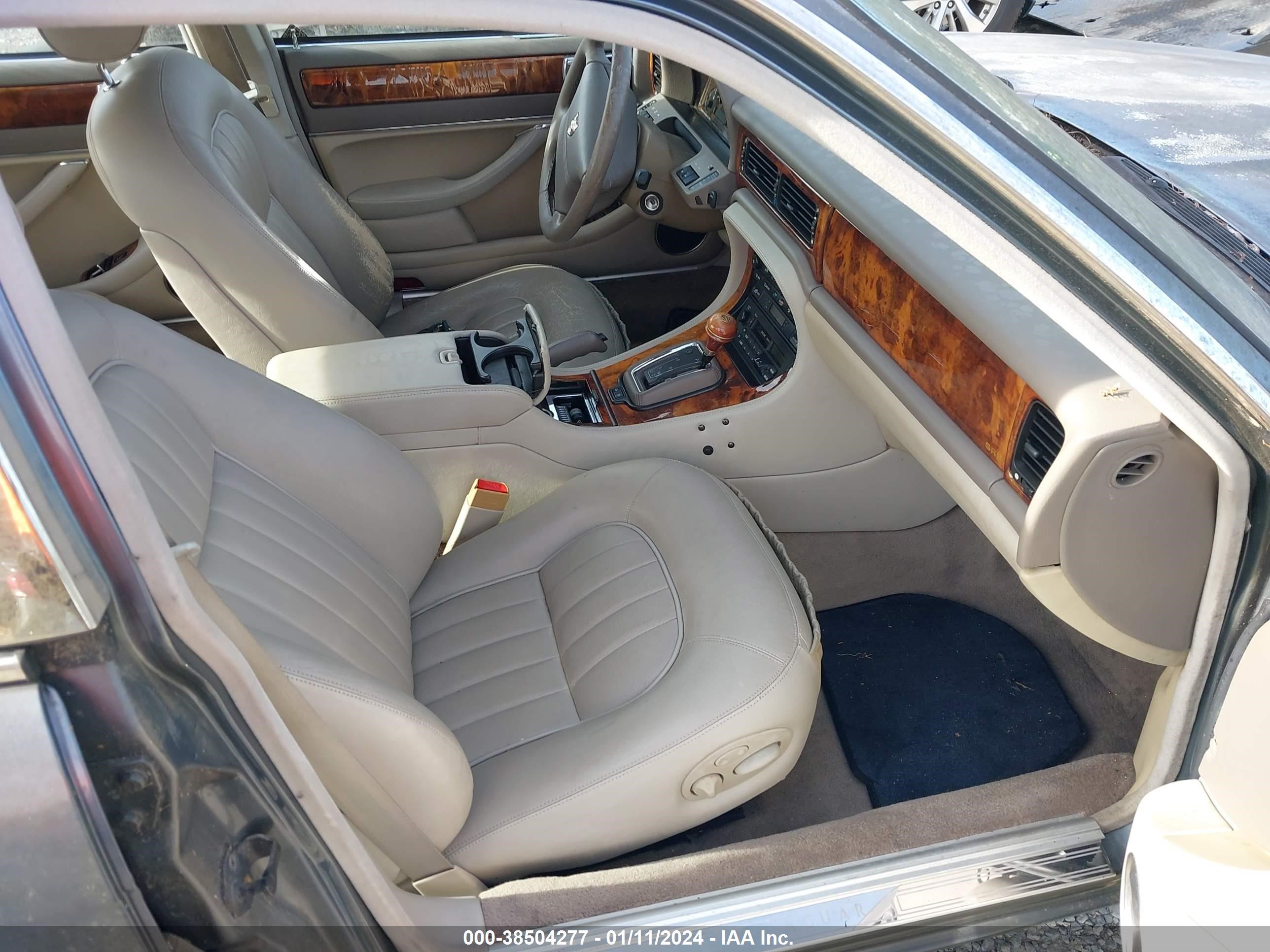 Photo 4 VIN: SAJHX1742SC726023 - JAGUAR XJ 