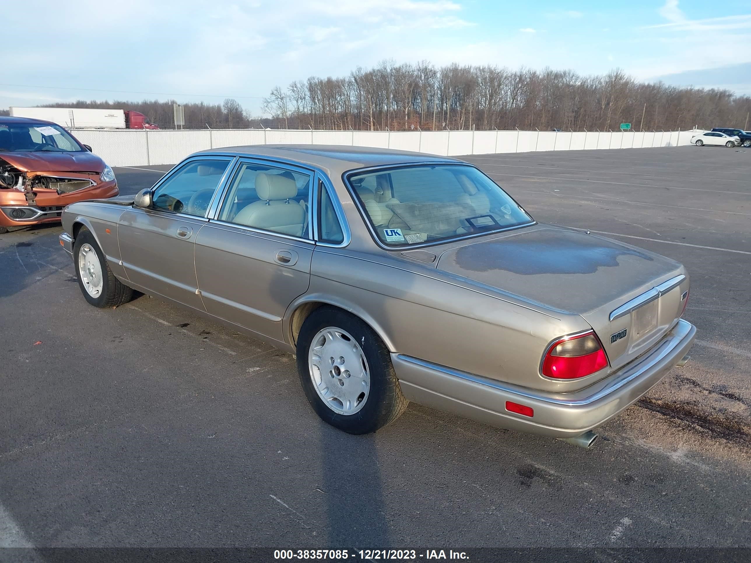 Photo 2 VIN: SAJHX1743SC737807 - JAGUAR XJ 