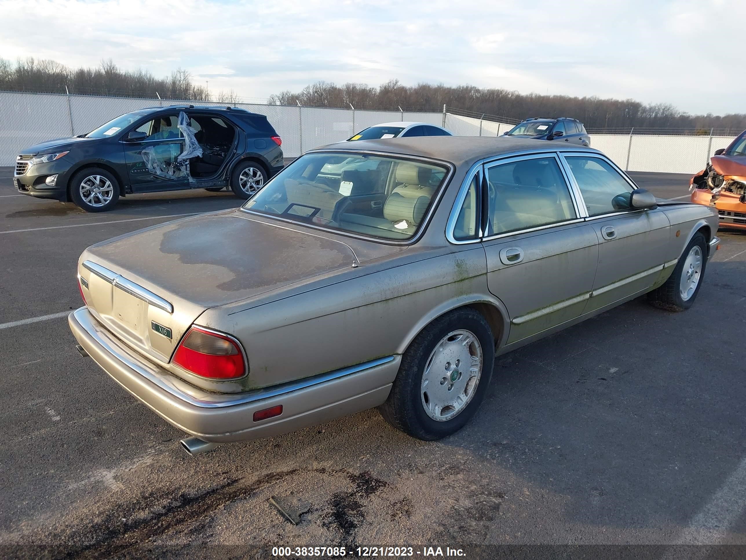 Photo 3 VIN: SAJHX1743SC737807 - JAGUAR XJ 